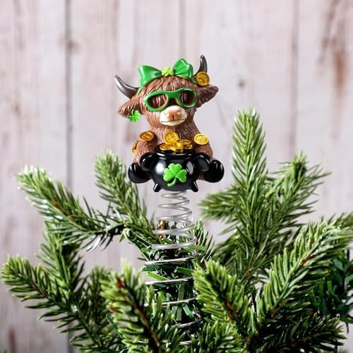 Gejoy St. Patrick's Day Highland Cow Miniature Tree Topper, 5.1 Inch Mini Resin Cow Figurine with Shamrock Lucky Pot Metal Spring Base, Calf Lover Gifts for Tiered Tray, Office, Home Decor