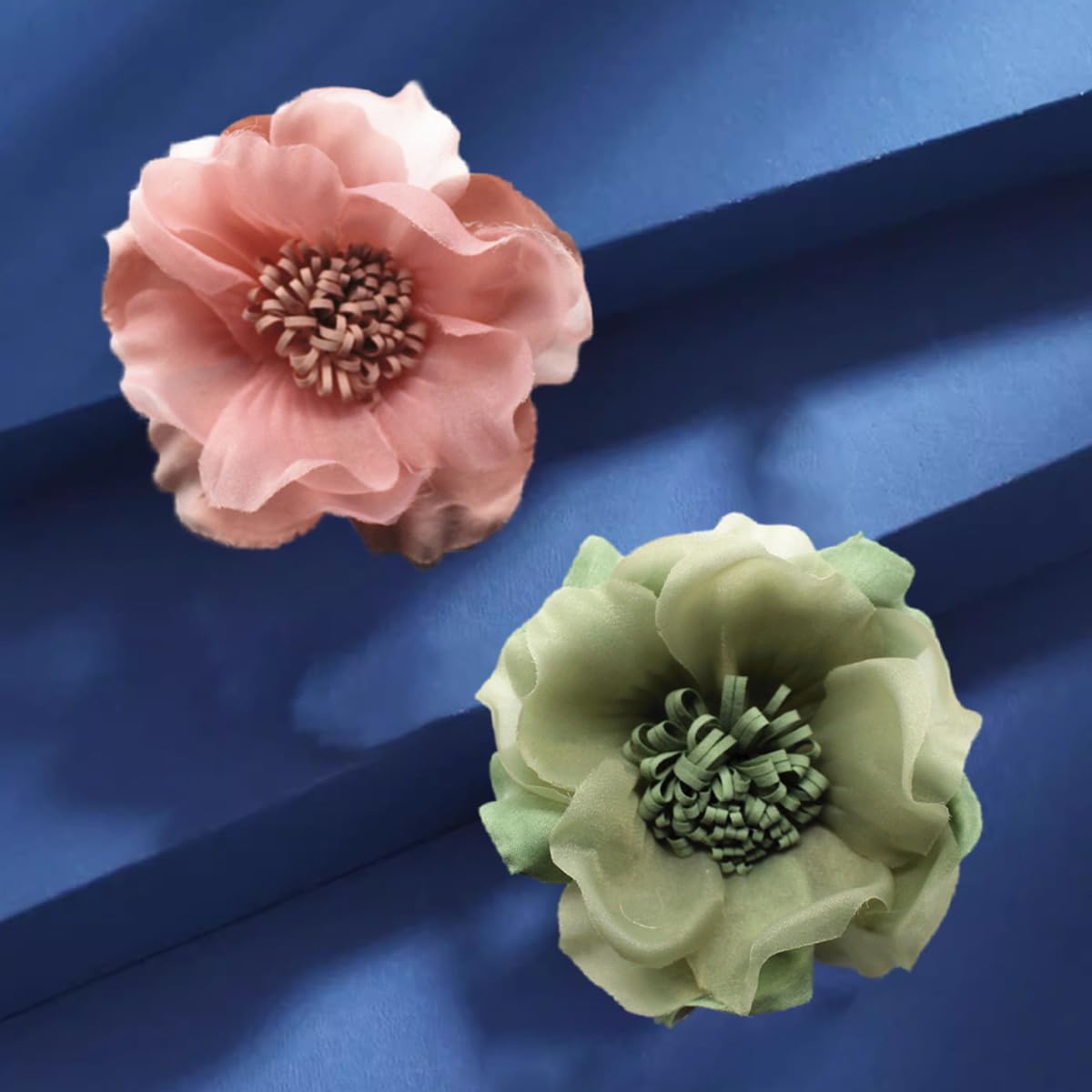 Elegant Large Cloth Flower Brooches Big Camellia Flower Pin for Women Dainty Cloth Fabric Rose Brooches Dress Skirt Scarf Hat Pins Clothing Decoration Accessories (P)