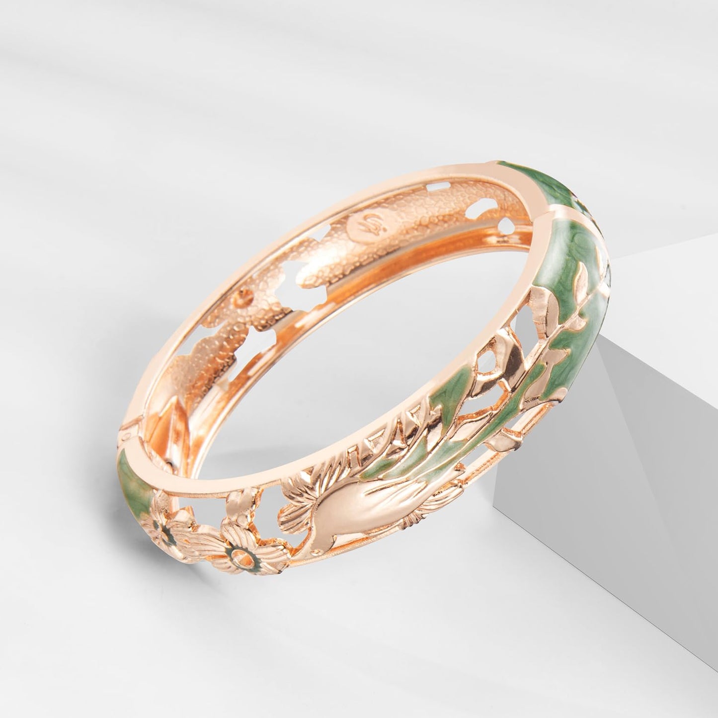 wynameleri Vintage Jewelry Cloisonne Handcrafted Enameled Gorgeous Rhinestone Flower Gold Hinged Cuff Bracelet Bangles Gifts 88A31-55A81 green
