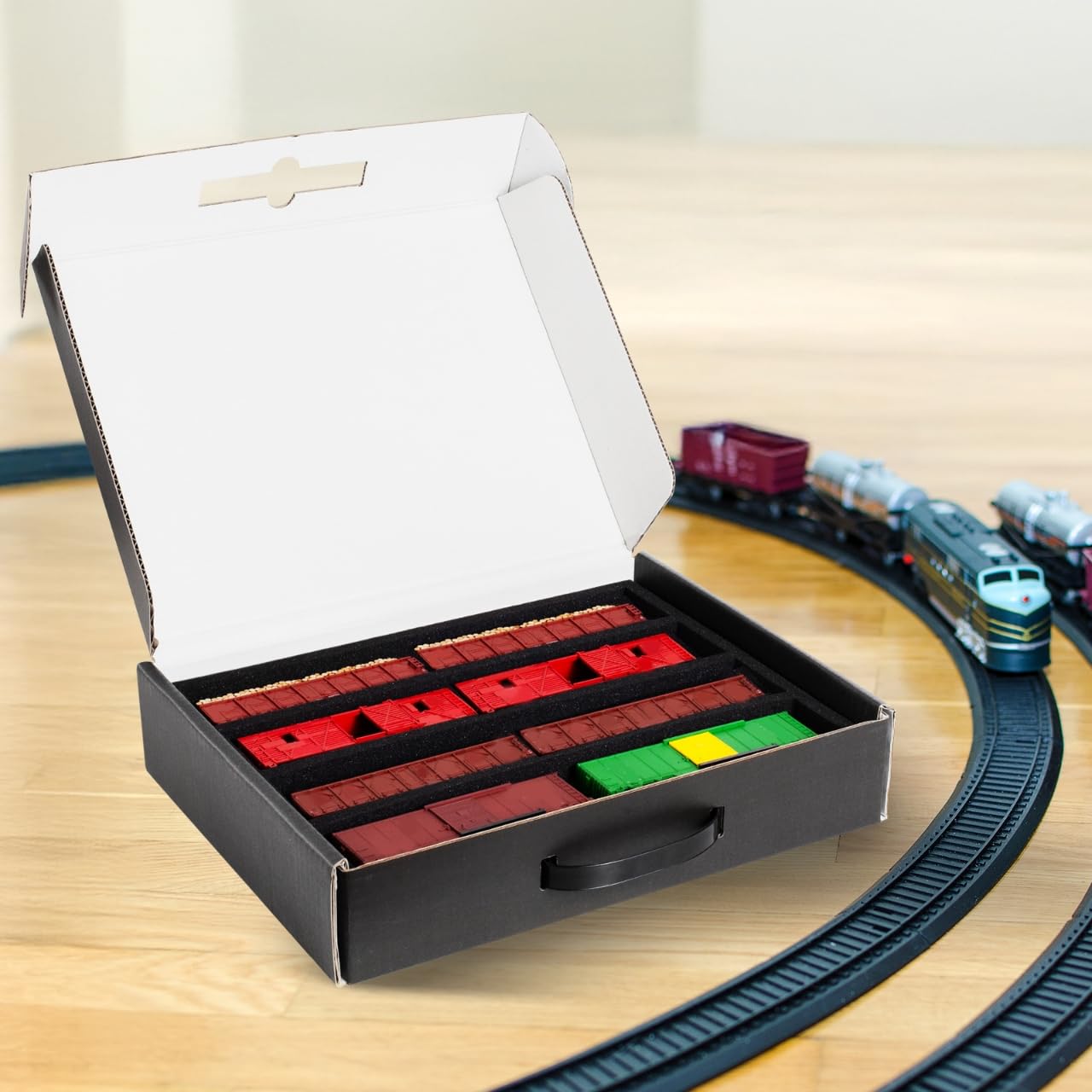 Cyiwniao HO Gauge Model Train Storage Box, 4 Slots Horizontal Compatible with Model Railway locomotives, Wagons and Vehicles, HO Scale Train Accessories (1)