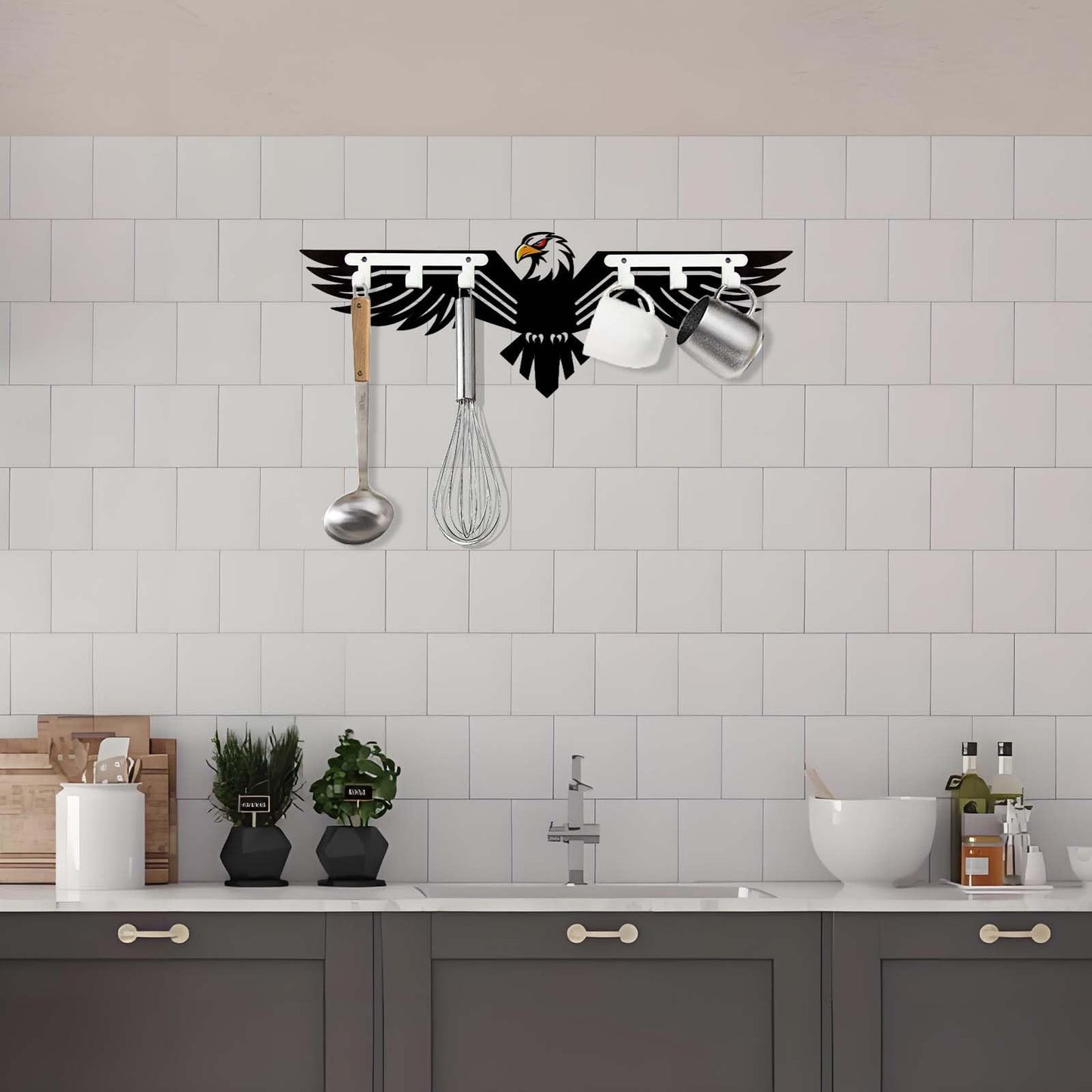 Eagle Key Holder Wall Mount - Metal Eagle Key Holder for Wall Animal Theme Hooks Hangers Key Rack Organizer Walls Art Decor Home Hooks Decor for Storage, Living Room, Hallway, Office (Black)