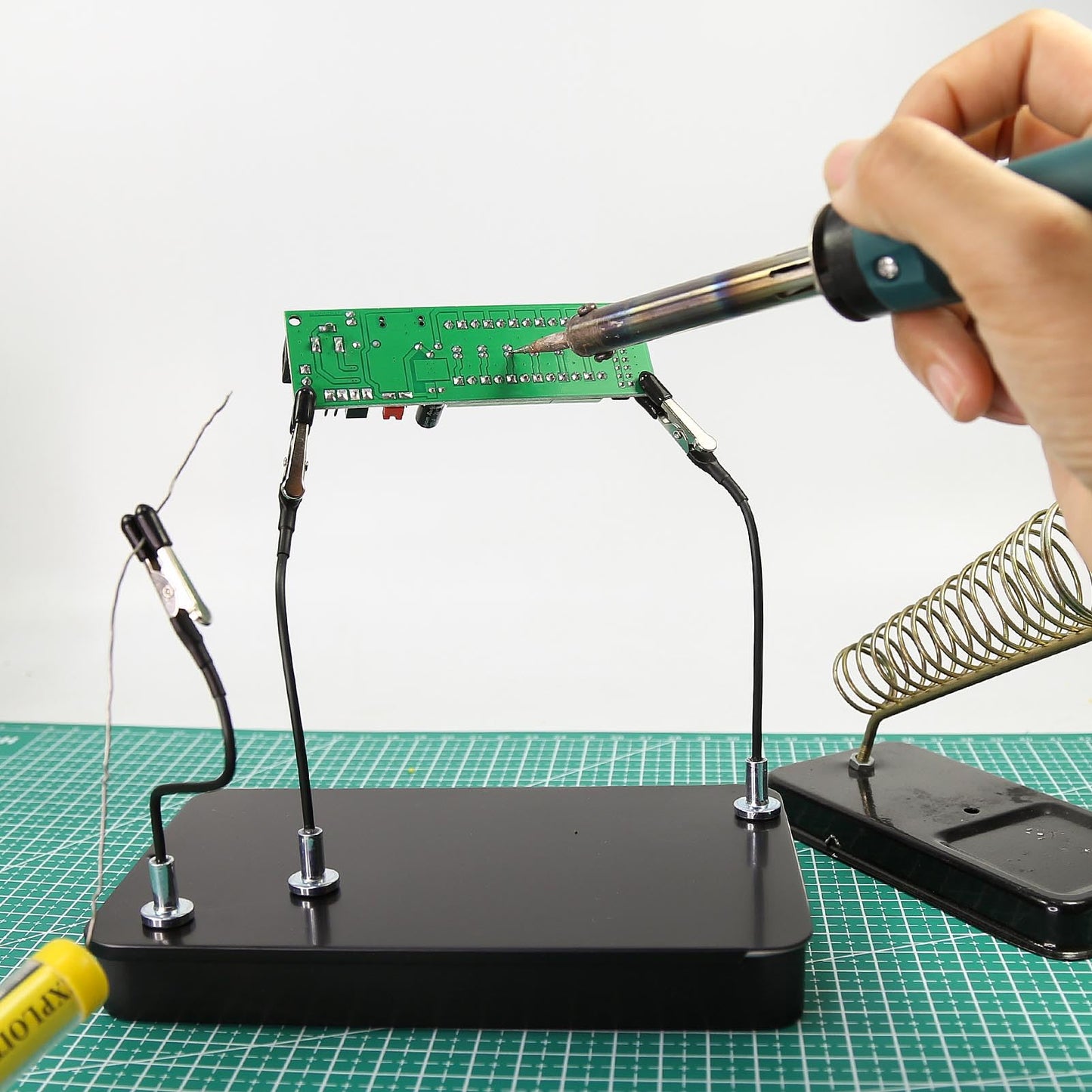 1PC Metal Model Painting Stand Base Holder and 16PCS Magnetic Bendable Alligator Clip Stick Set Modeling Tools for Airbrush Hobby Model Parts GJJC2210L (Base with Bendable Alligator Clip Sticks)