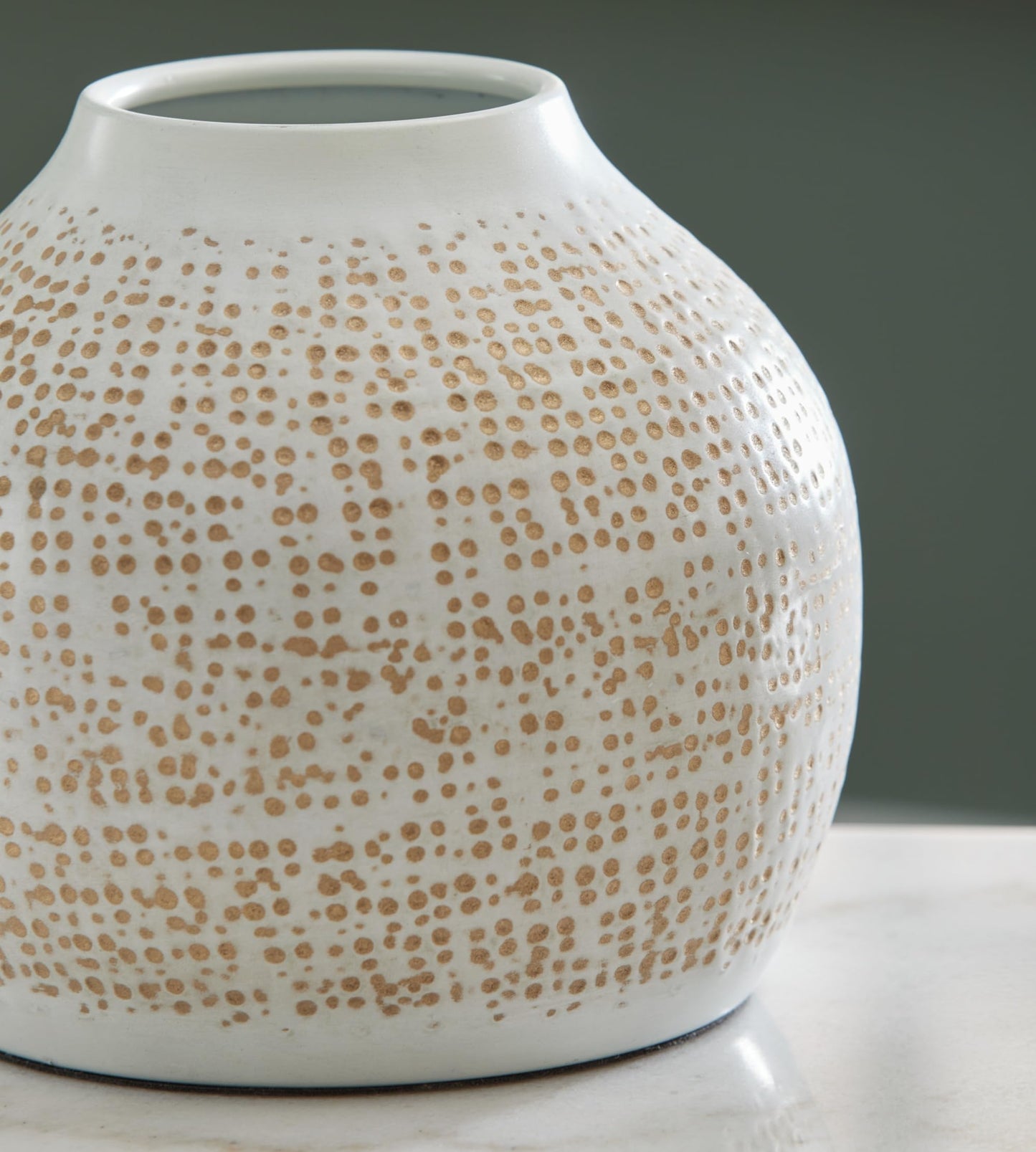 Signature Design by Ashley Vinburn Contemporary Indoor Metal Dots Vase and Sculpture Accessory Set, Set of 5, White & Metallic