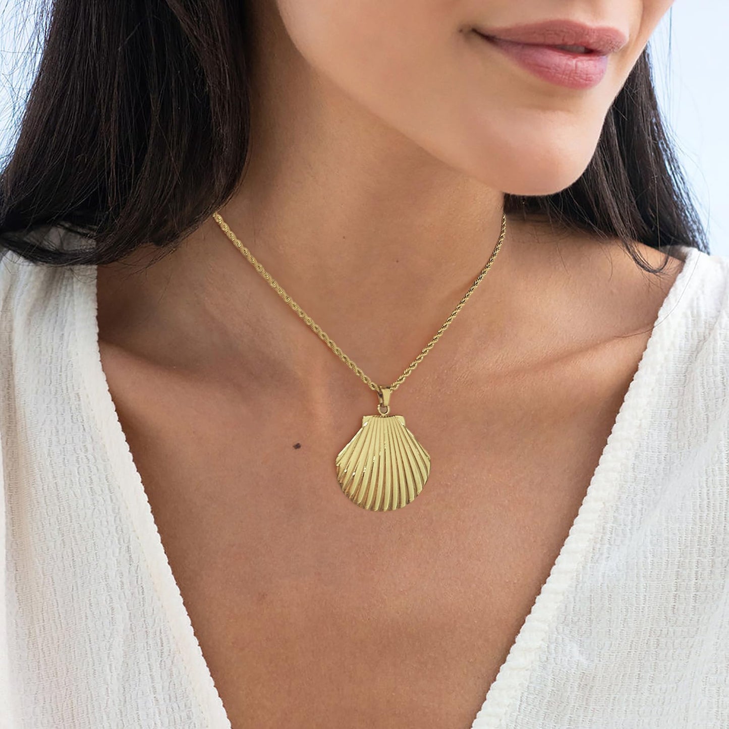 WOWORAMA Gold Shell Necklace for Women Dainty Seashell Pendant Necklaces Adjustable Chain Ocean Sea Shell Choker Necklaces Summer Beach Necklace Jewelry