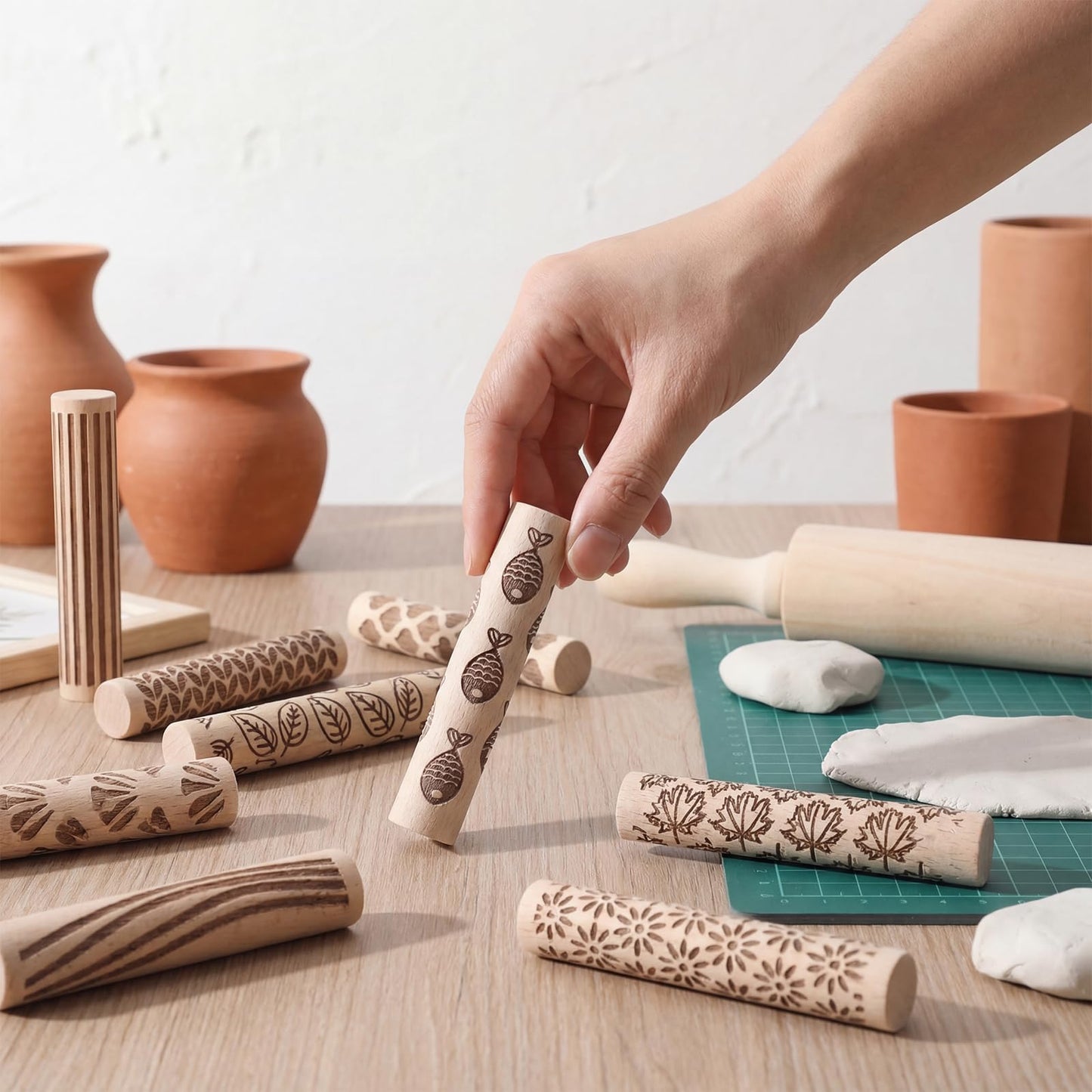 Conderyang 16Pcs Wooden Clay Texture Roller Set Clay Modeling Pattern Rollers Wooden Texture Rollers Wood Pottery Tools Pottery Tool Set for Artists Art Creation Ceramic DIY, 4In x 0.6In(Style 1)