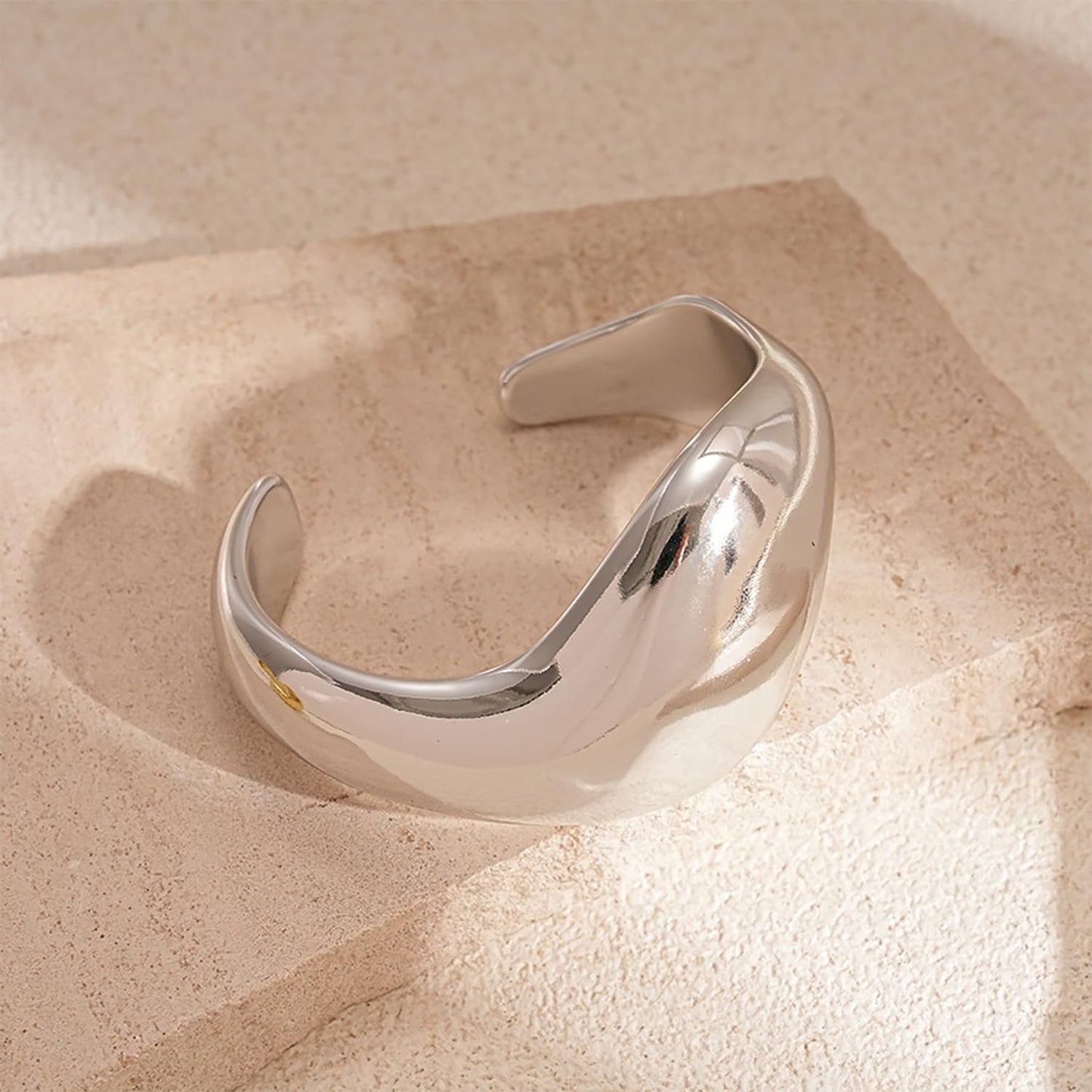 MOEEIJEW Chunky Gold Bangle Bracelets for Women Cuffs Bracelets Wide Hammered Bangle Statement Jewelry (Silver C)