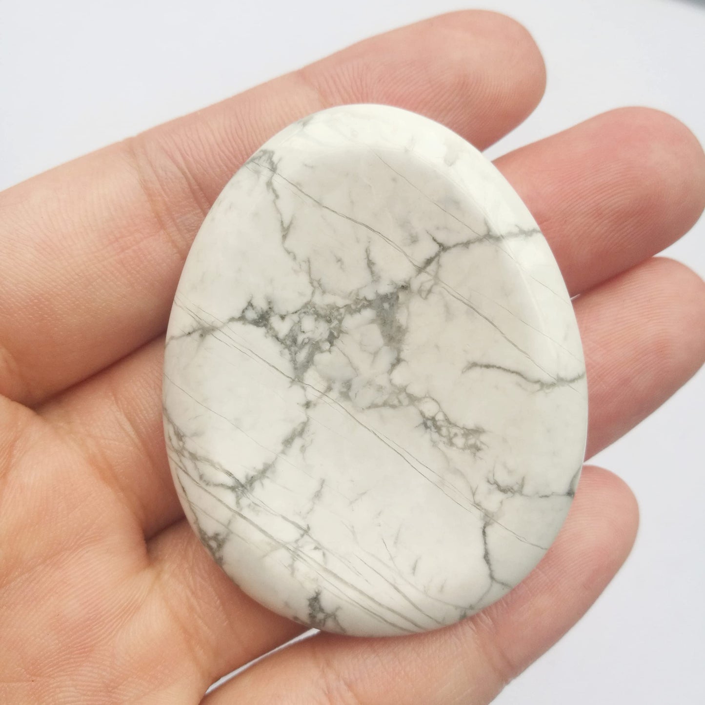 Bacatgem White Howlite Turquoise Water Drop Chakra Thumb Worry Stone,Stress Relax Healing Reiki Crystal Pocket Palm Stones