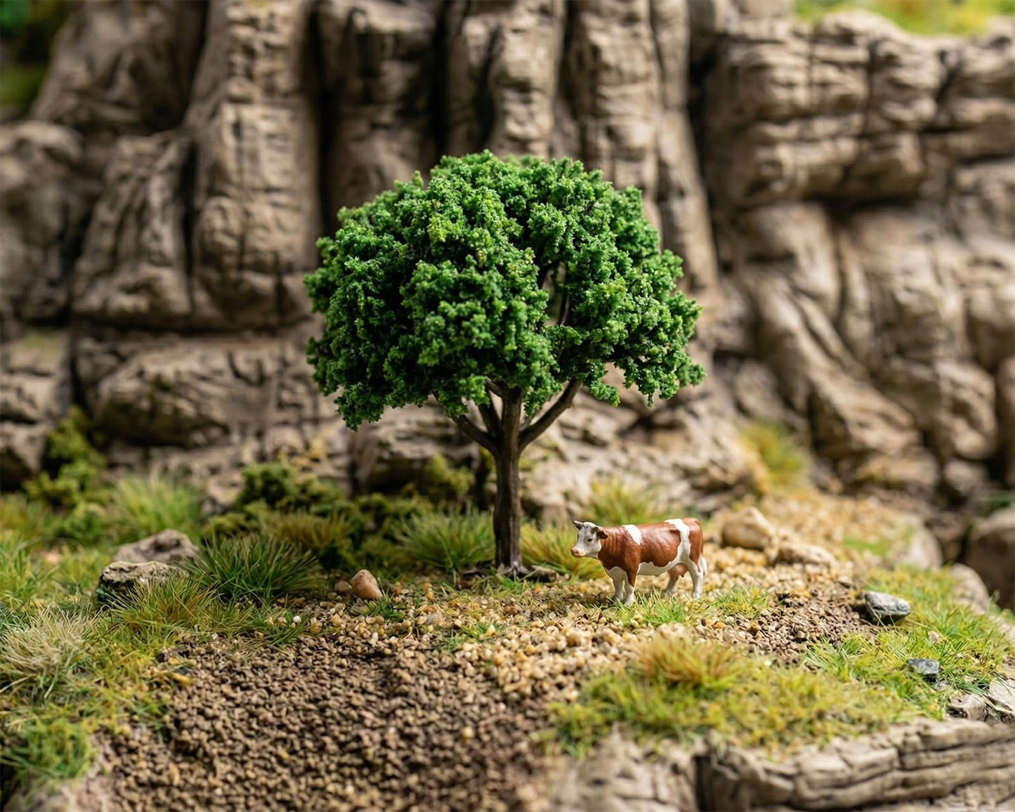 DS. DISTINCTIVE STYLE 40 Pcs Model Trees Miniature Trees 1.3-5.1 Inch Assorted Mini Trees for Crafts Complete Forest Diorama Kit Vivid Diorama Trees Fake Plants Landscape Set for DIY Craft