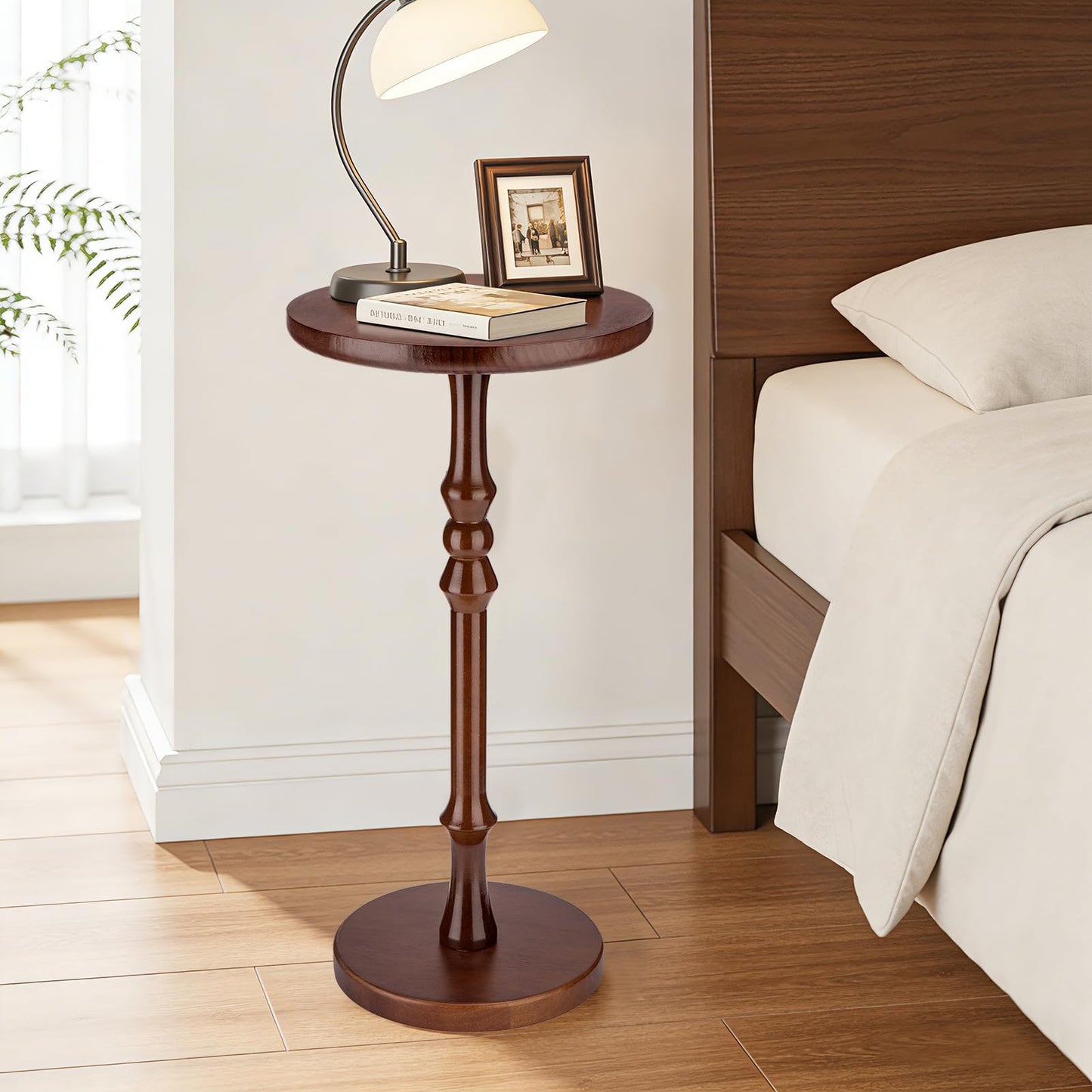 Lampaggio Round Side Table for Small Spaces, Drink Table with Oak Wood Pedestal Base, Modern Accent End Table or Nightstand for Living Room, Bedroom, Office, and Corners, Tool-Free Assembly, Brown