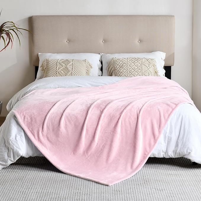 SOCHOW Flannel Fleece Blanket Throw Size, All Season Lightweight Super Soft Cozy Blanket for Bed or Couch, Light Pink, 50x60 inches