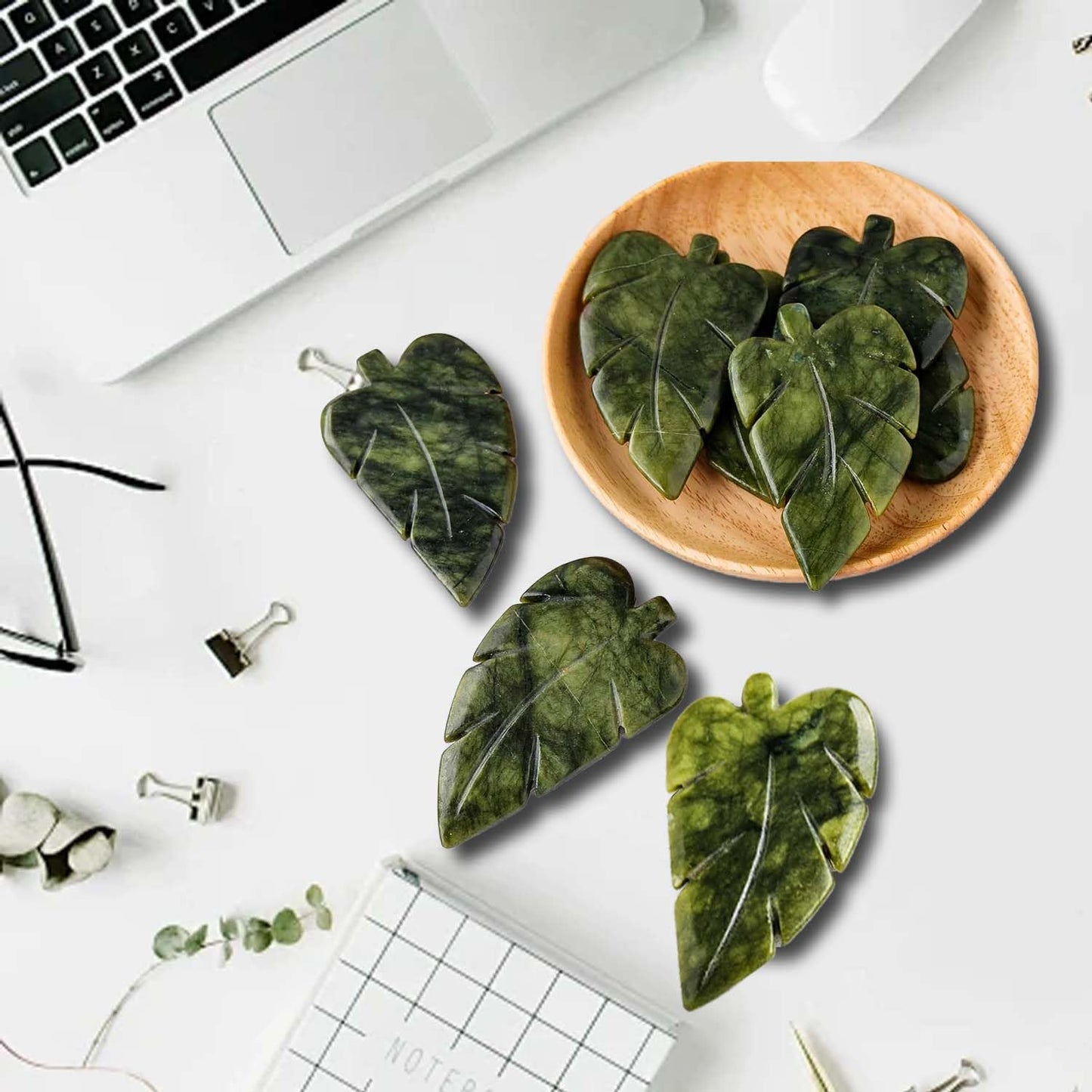 Runyangshi 2PCS Natural Green Jade Stone Hand-Carved Crystal Leaves Sculpture Leaf Shape Crystal Healing Stone Figurines Reiki Gemstone Collection Home Decor Desk Decor