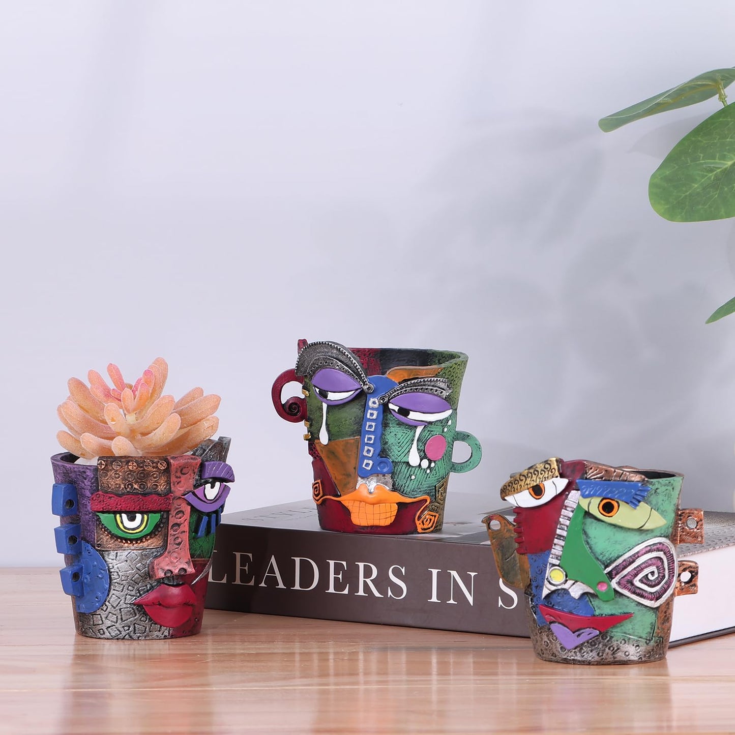 LINYTHER Mini Abstract Face Planter – Small Picasso-Inspired Resin Planter for Succulents, Cacti & Small Plants, Whimsical Decorative Head Planter for Indoor & Outdoor Garden