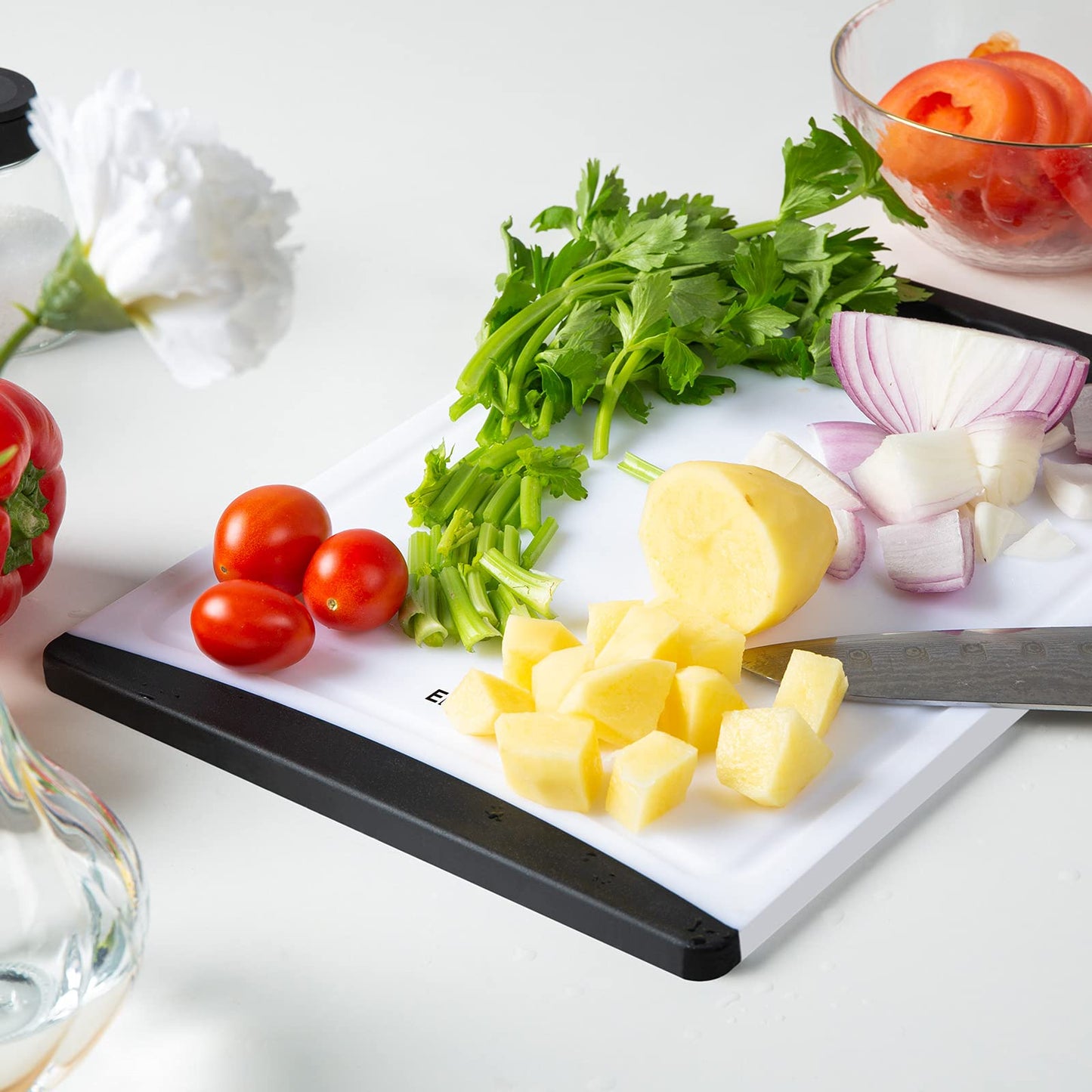 Empune Extra Large Cutting Boards, Plastic Cutting Boards for Kitchen (Set of 4) Cutting Board Set Dishwasher Safe Chopping Board with Juice Grooves Easy-Grip Handles, Black