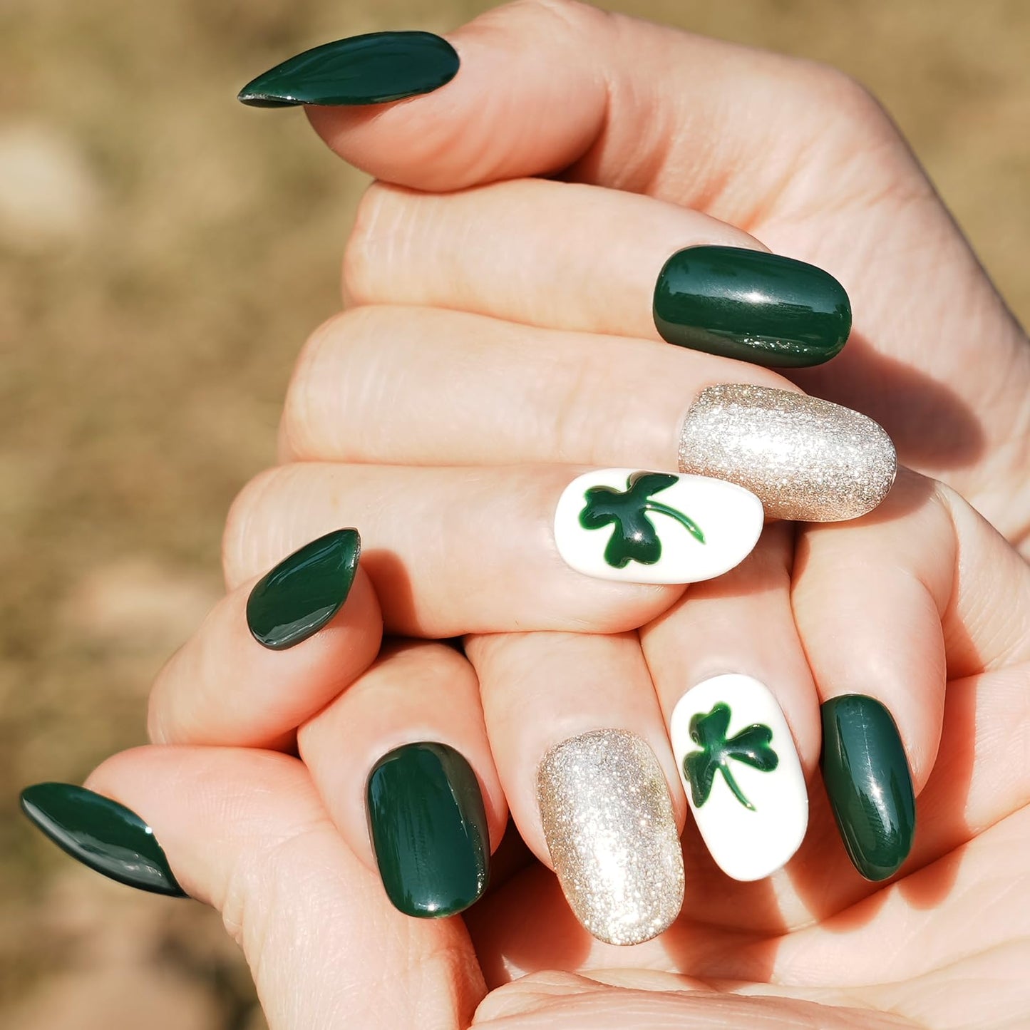 Tesytto Short Oval Press On Nails, Deep Green Silver Glitter Hand-Painted Clover, Reusable Full Cover Acrylic Nail Art (Size M)