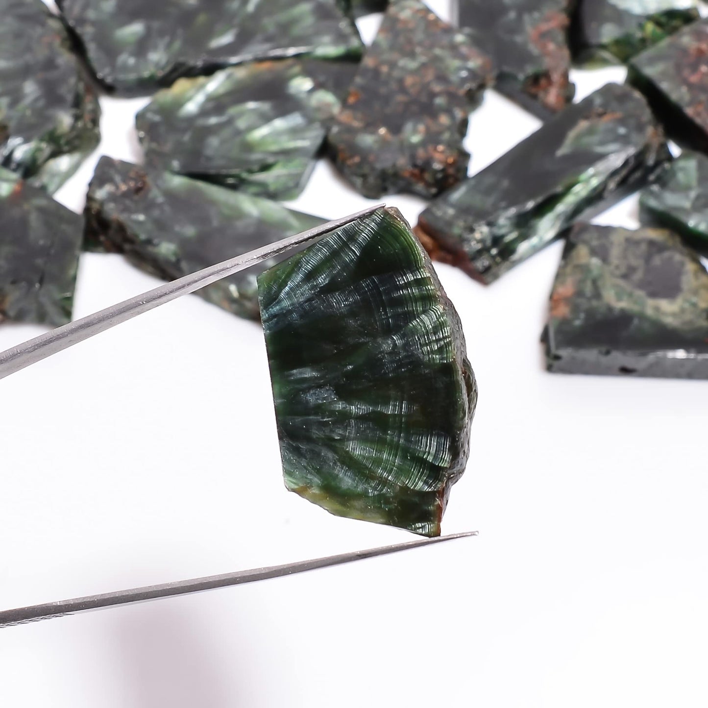 Natural Seraphinite Raw Slice Gemstone- Healing Crystals for DIY Jewelry Making -Loose Natural Cabochon -Perfect for Crafting Unique Jewelry Designs (5 pcs, 25-35 mm)