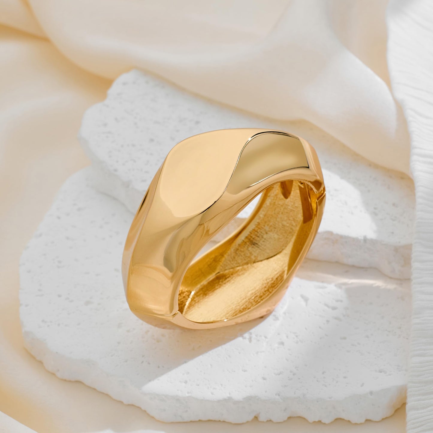 MIJENITI Chunky Gold Bangle Bracelets for Women, Dainty Gold Plated Big Stackable Bangles, Trendy Statement Cuff Bracelet Stack Fashion Jewelry Gifts