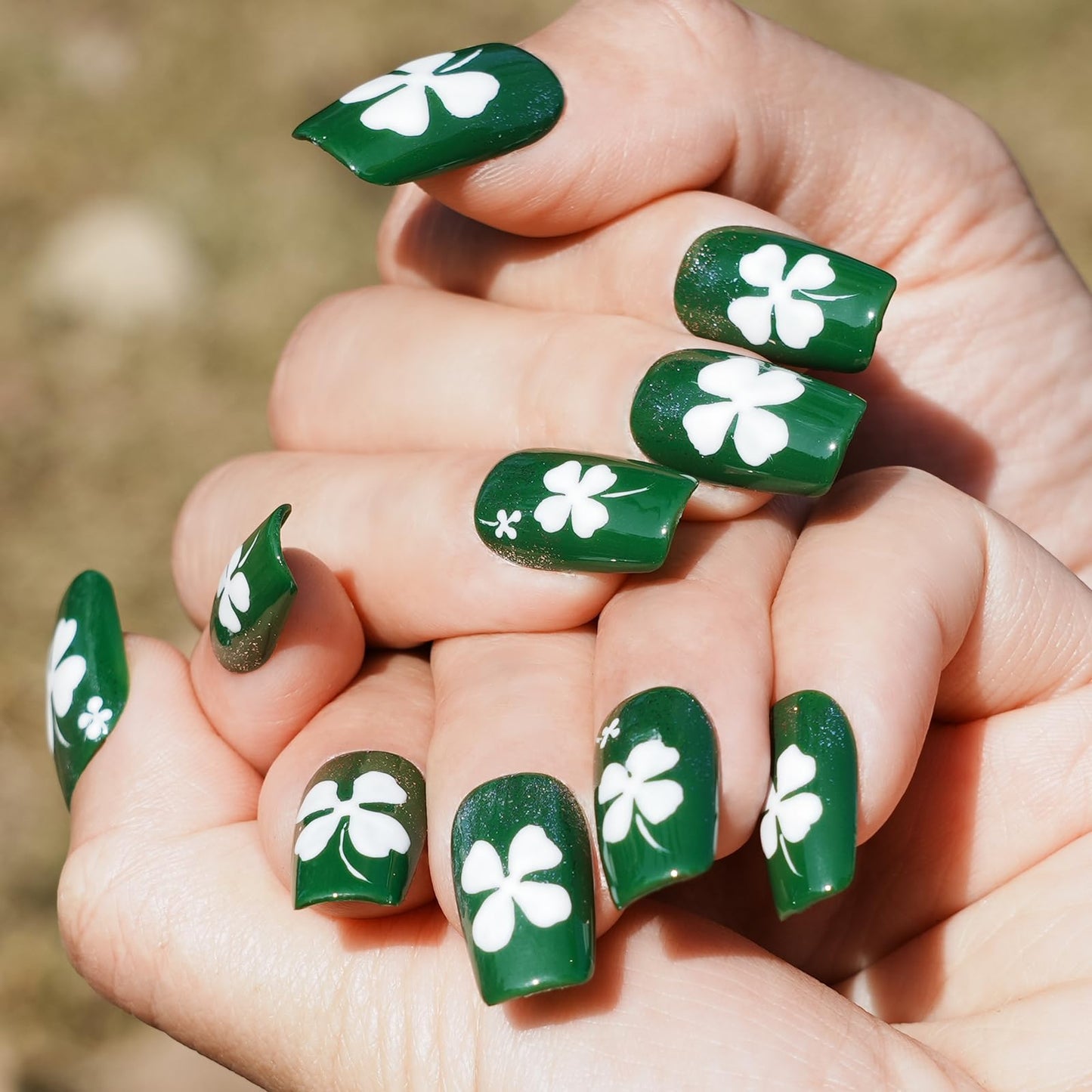 Tesytto Medium Square Press On Nails Acrylic Green Fake Nails with Silver Glitter Design & White Clover Print, Stick on Nails for Women (Size L)