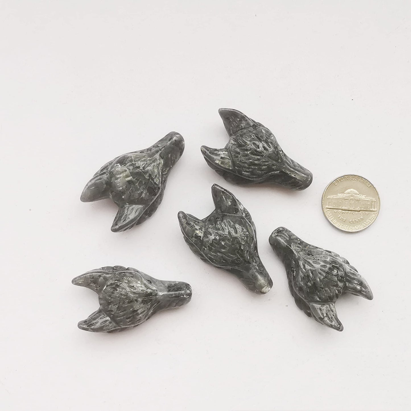 Bacatgem Natural Black Labradorite 1.57 inchs Wolf Head Pocket Crystals and Healing Stone Figurine,Haped DIY-Jewelry Pendant
