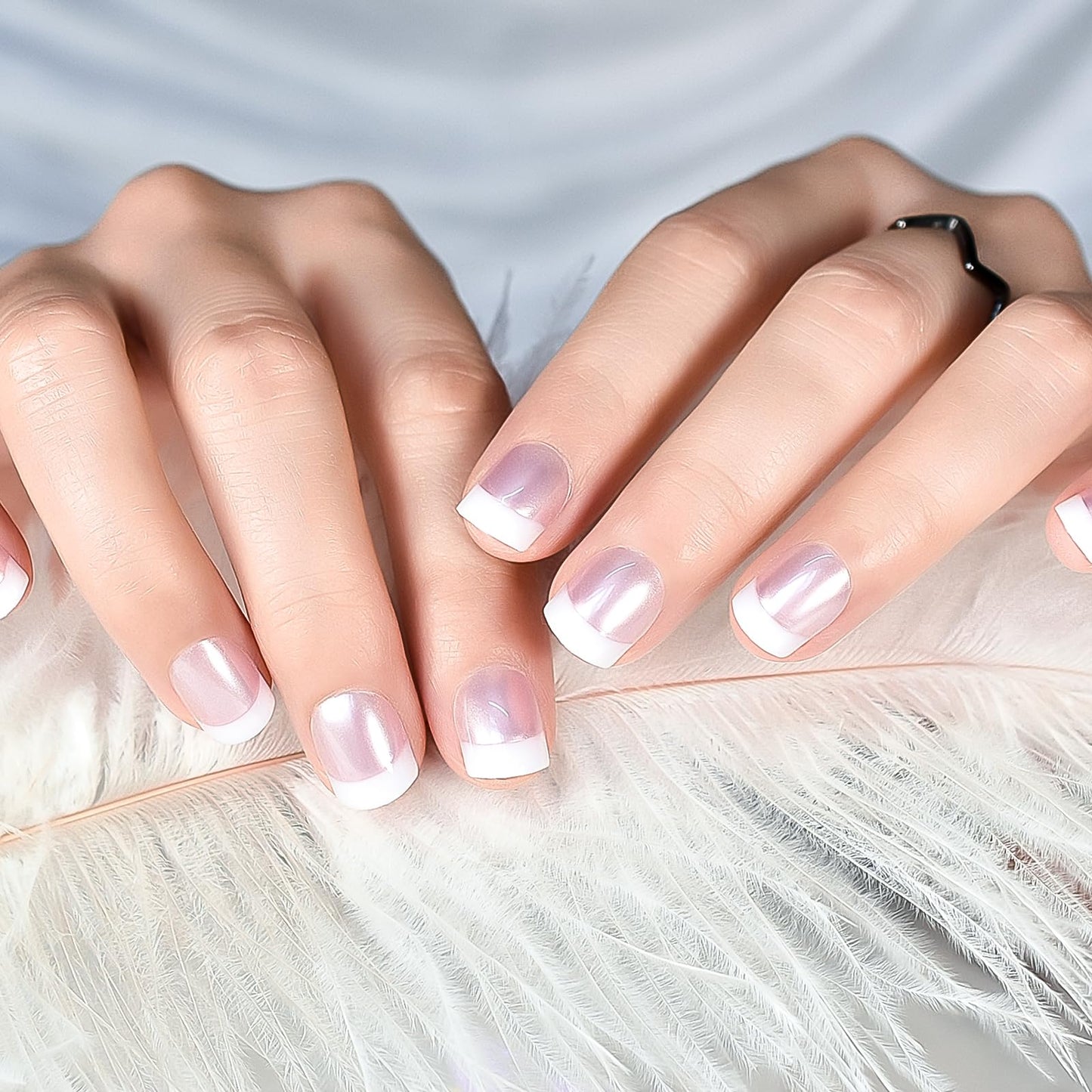iBeautying Press on Nails - Pearl Shine Pink French False Nails | UV Full Cover Finish Short White Round Shape Reusable Fake Nails in 10 Sizes - 24 Nail Kit with Jelly Glue Pad