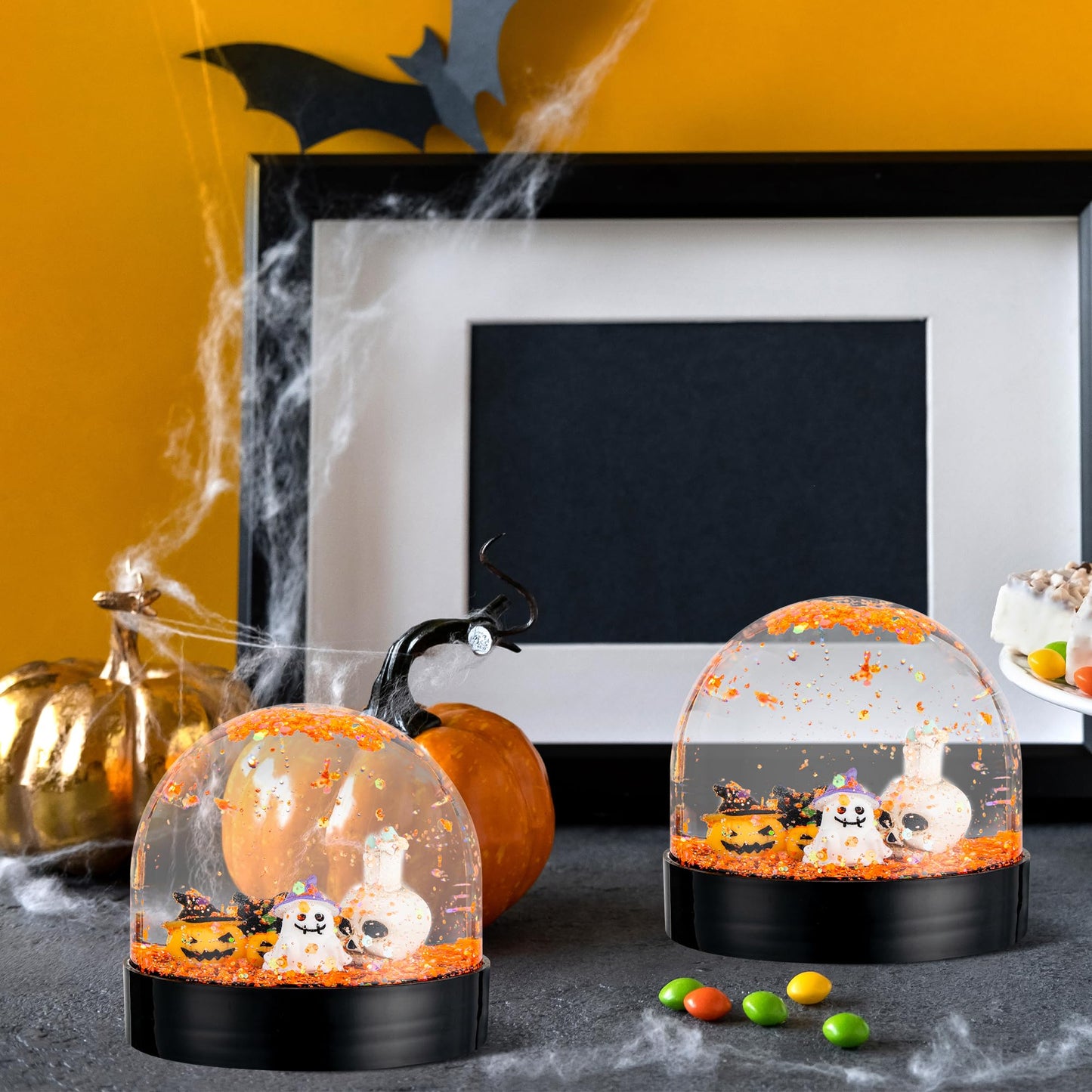 HoniedPepperino Halloween Snow Globe Craft Kit - 8 Set DIY Plastic Snow Globe Craft with Mini Resin Ghost Haunted House, Make Your Own Party Decor with Glitter for Classroom Activity Gifts (Halloween)