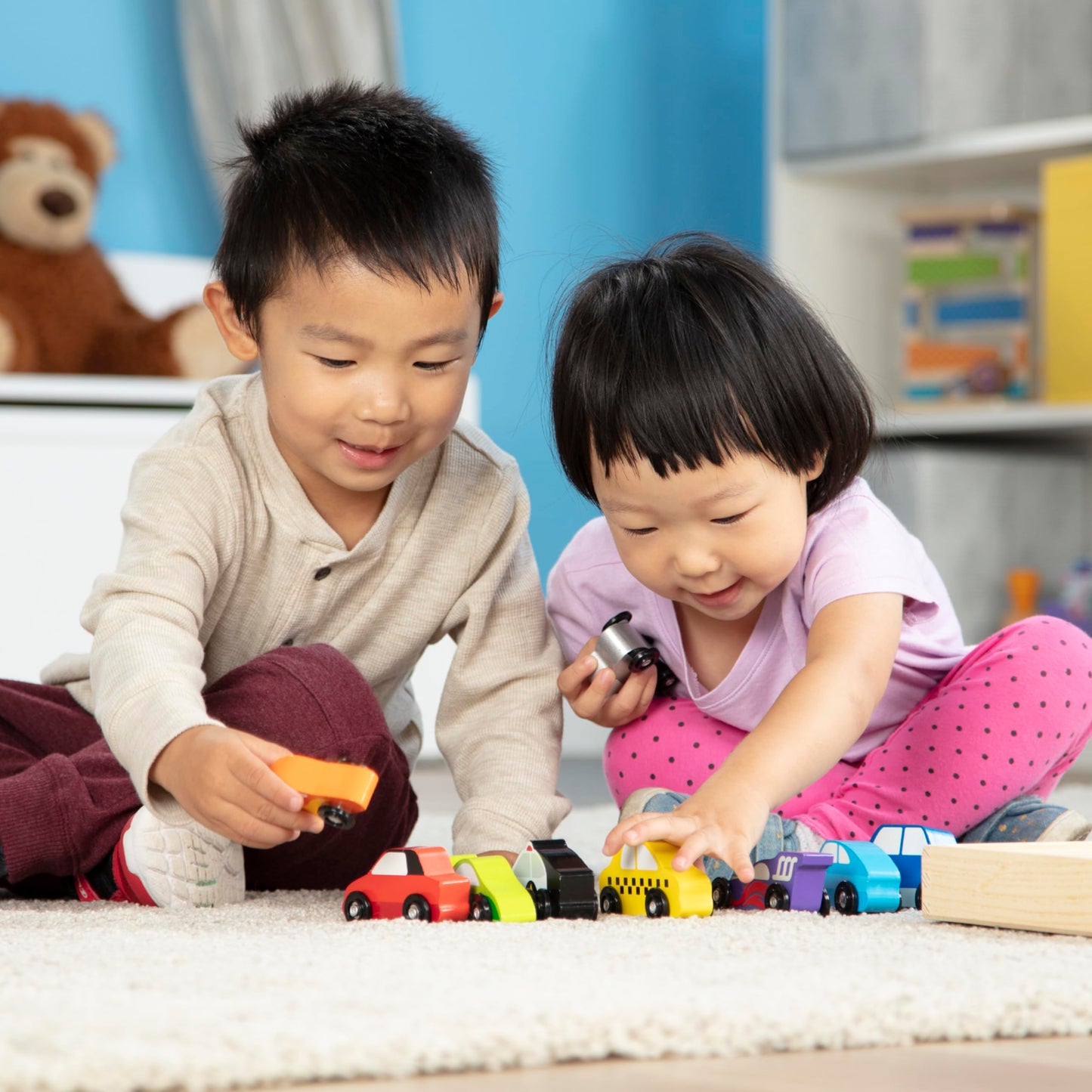 Melissa & Doug Wooden Cars Vehicle Set in Wooden Tray