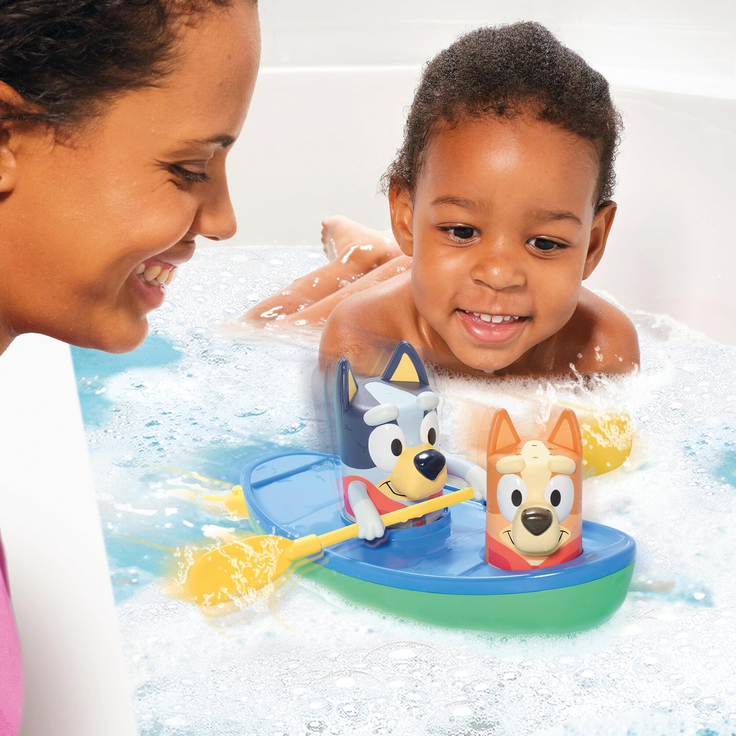 TOMY Toomies Bluey Pull and Go Canoe - Pull String Helps Bluey Paddle Through Water - Includes Bingo Bath Toy Pourer - Bluey Toys for Bath - Ages 18 Months and Up