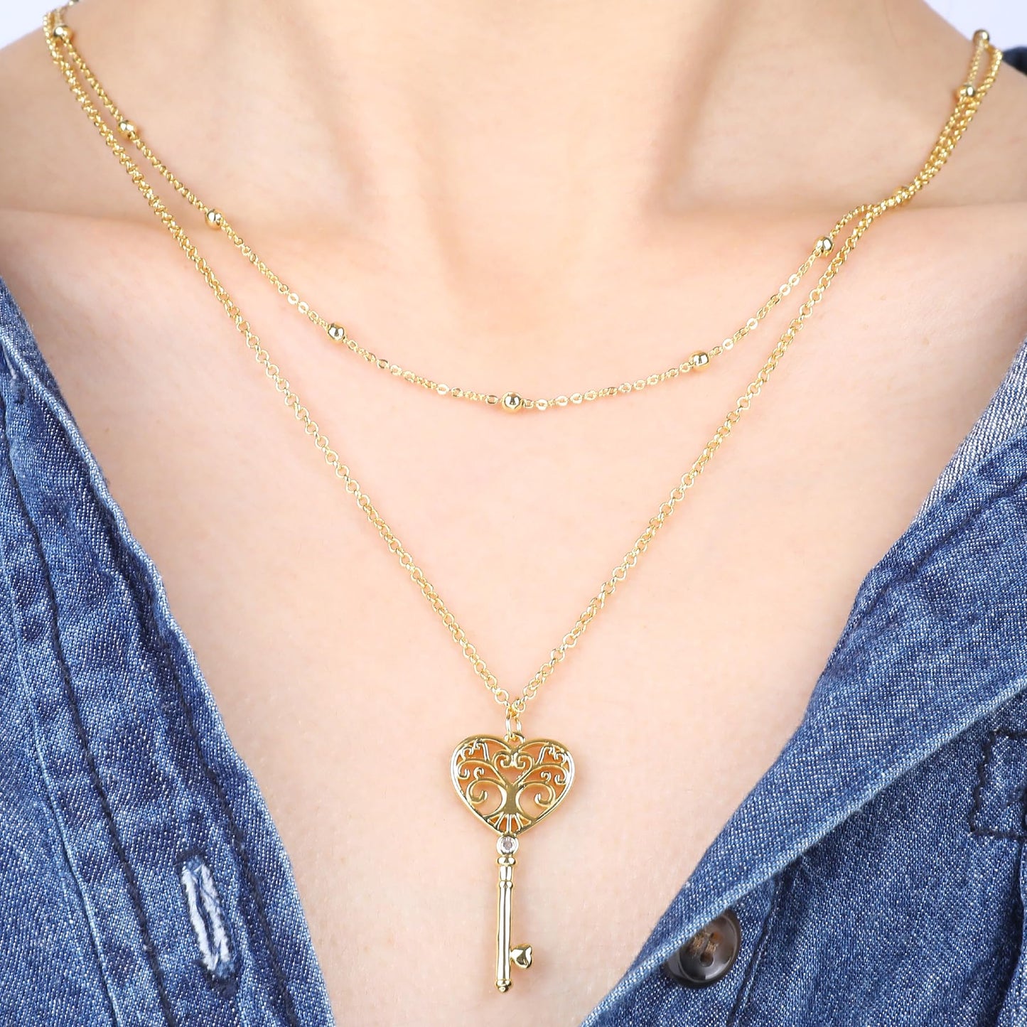 NEKOL Key Layering Necklace, Double-Layer Heart-Shaped Key Pendant with Cubic Zircon Inlay, Romantic and Elegant Design
