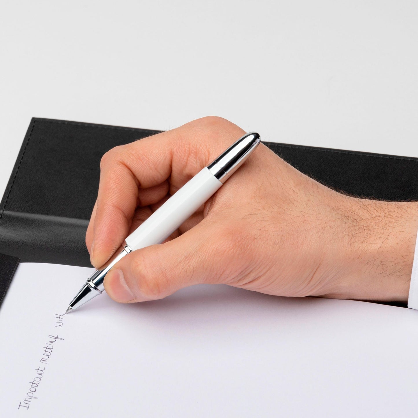 Hugo Boss Rollerball Pen Icon | Black Ink | Gift Box (White)