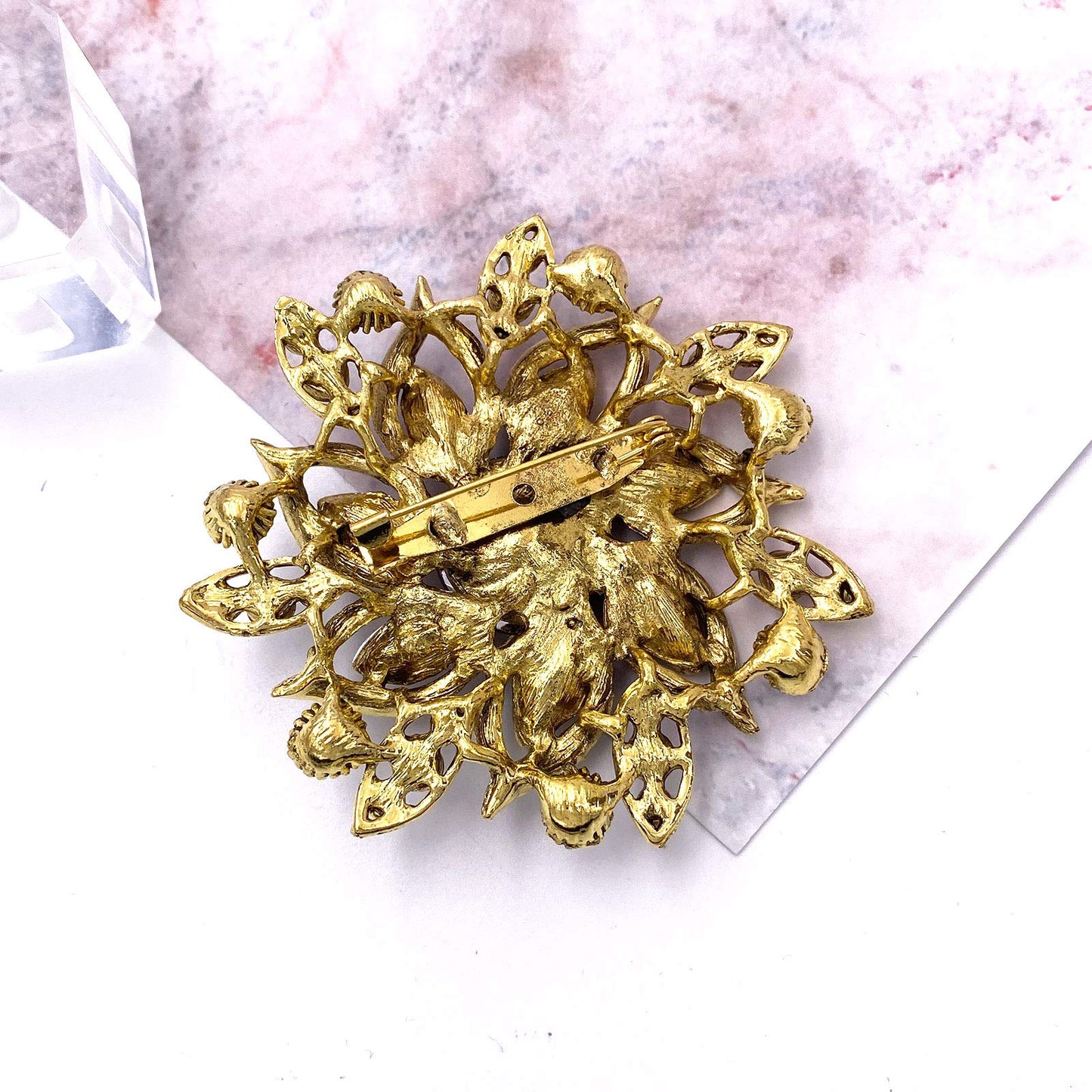 LAXPICOL Vintage Women's Purple Austrian Crystal Elegant Flower Brooch Wedding Broach Pin