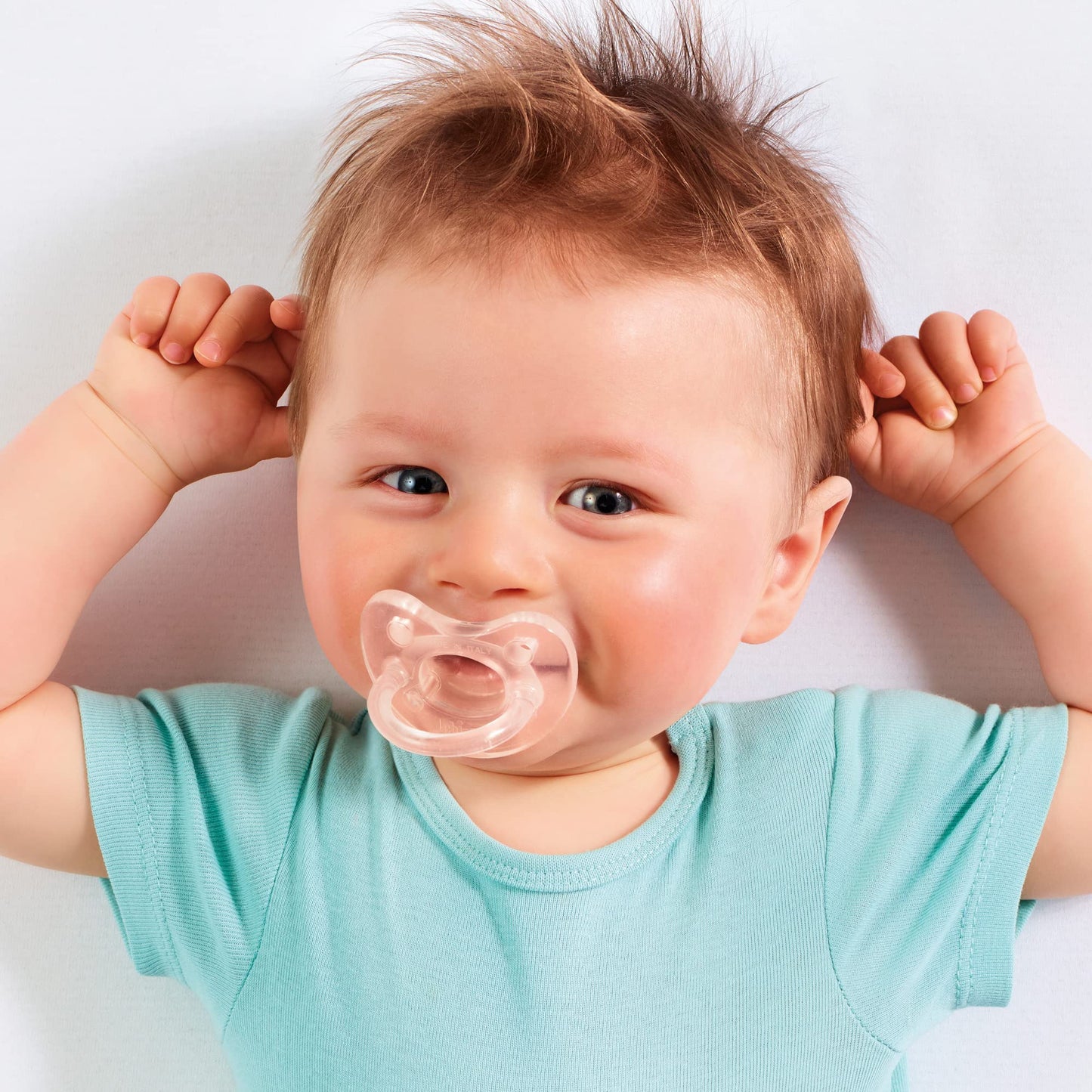 Chicco PhysioForma Orthodontic Pacifier for Babies 0-6 Months, 100% Soft Silicone, BPA Free & Breathing Support, 4-Pack with Sterilizing Case, Clear