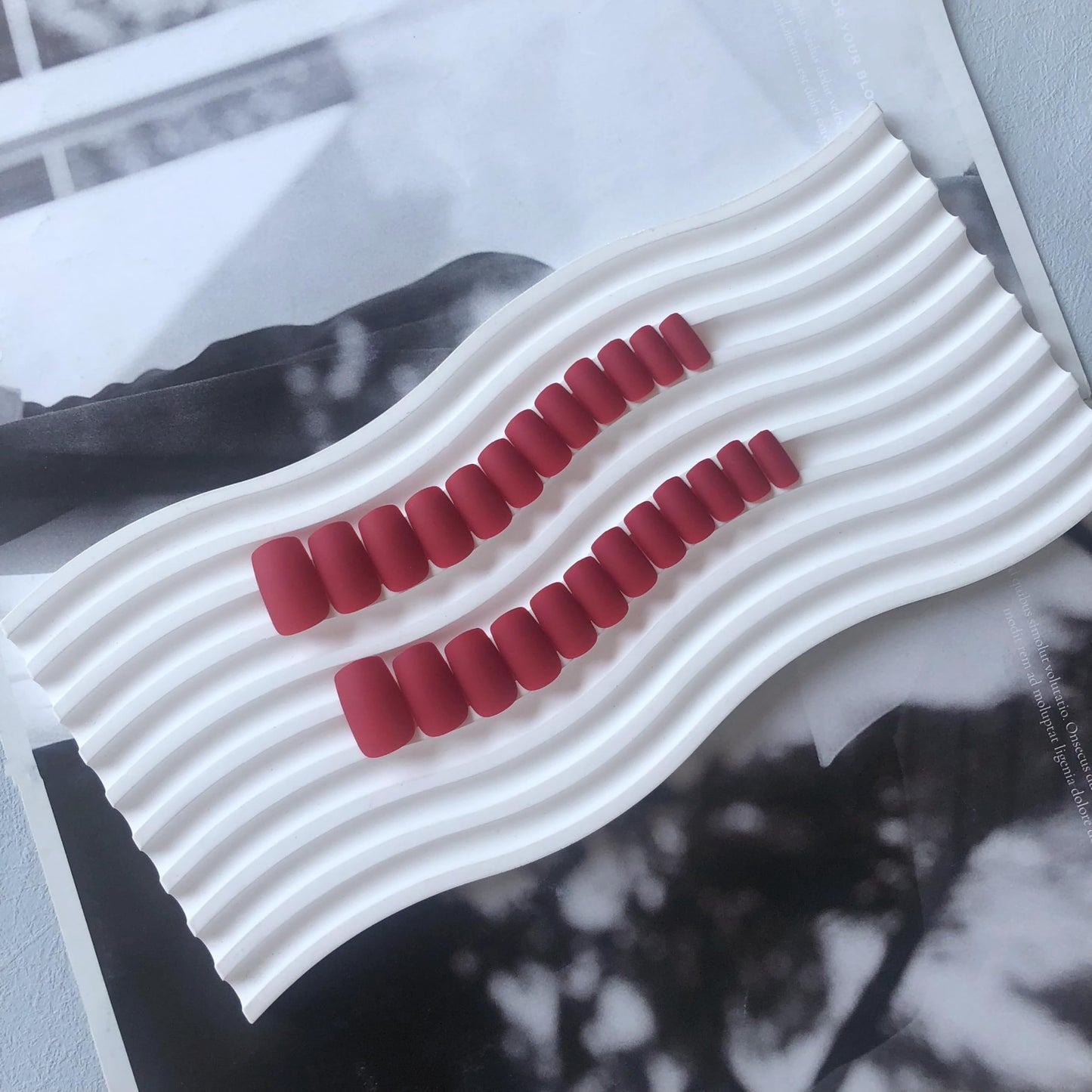 KQueenest Matte Red Press on Nails Short Medium Square, Solid Color Glue on Nails Short, Natural Fake Nails Coffin, Acrylic Nails Press on for Women Fall Winter Wear in 24 Pcs