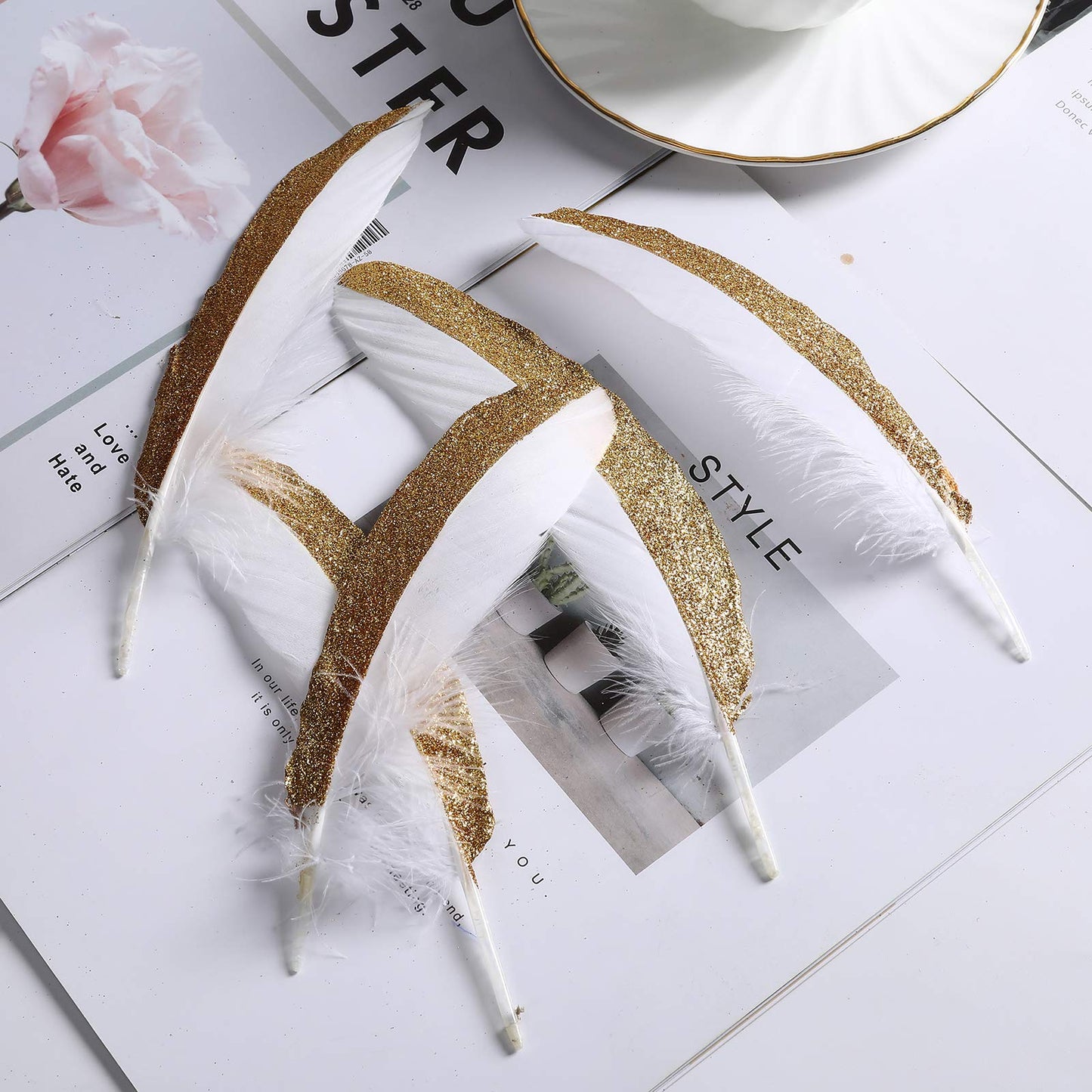 50pcs Natural Goose Feathers Dipped Gold Silver Goose Feather Length in 6-8inches for Party Decor Art Craft(White Half Gold)