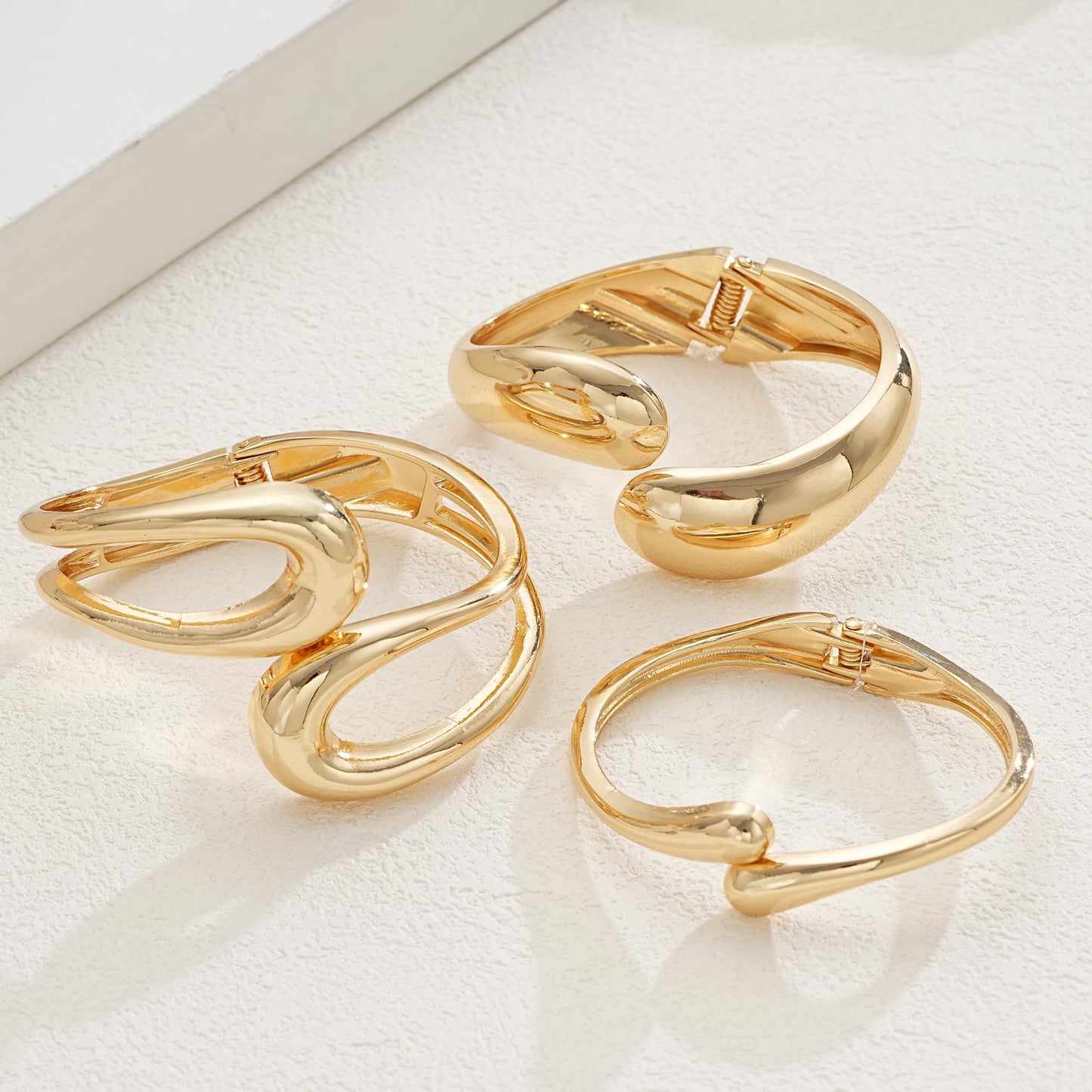 Dodder Chunky Gold Bangle Bracelets for Women, 14K Gold Plated Bangle Cuff Bracelet Set, Chunky Big Gold Bracelet Stack