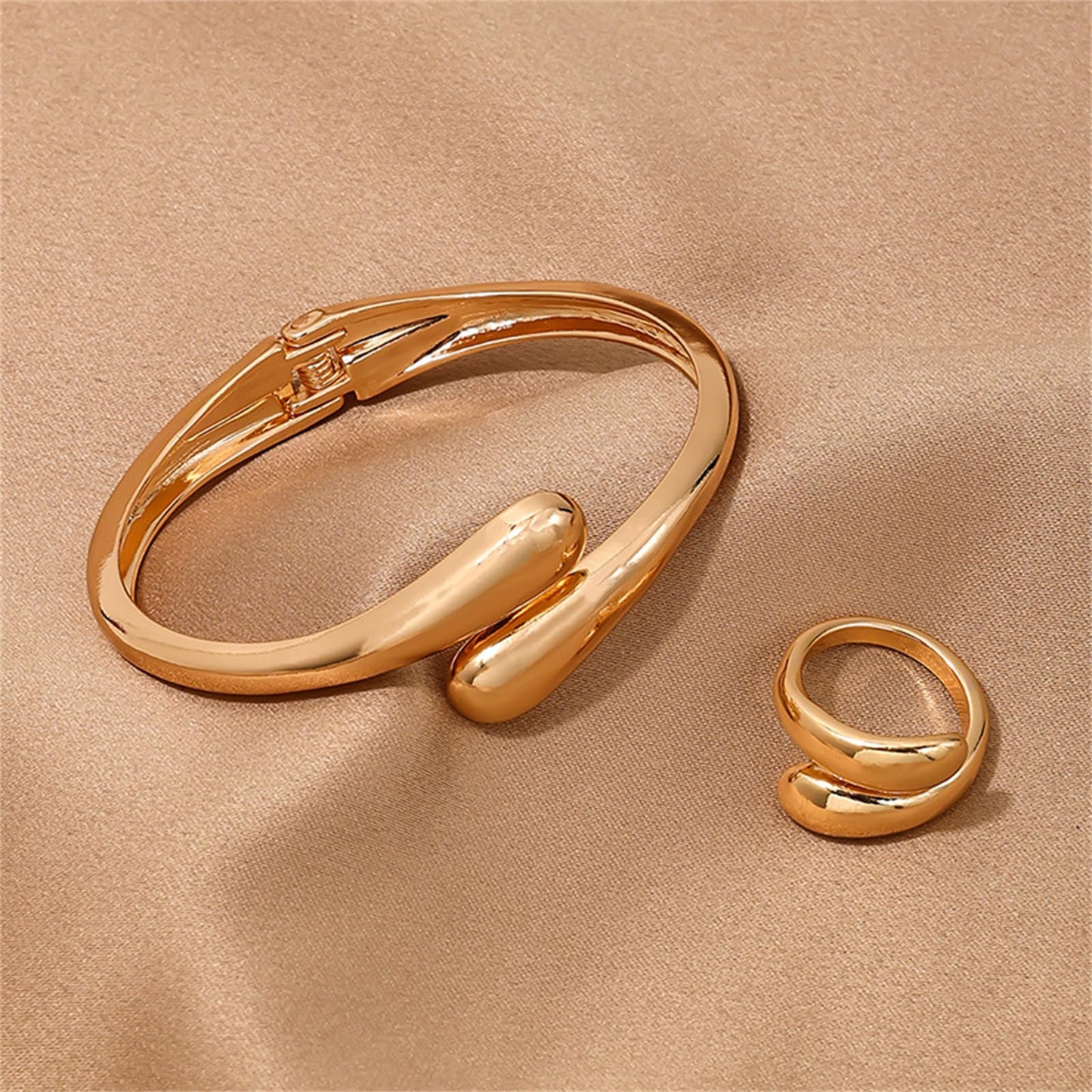 Hcrohihit Chunky Thick Cuff Bangle Bracelet for Women,Minimalist Adjustable Open Cuff Bracelet and Ring Collar Set,Polished Statement Cuff Bangle,Fashion Jewelry (B Gold)