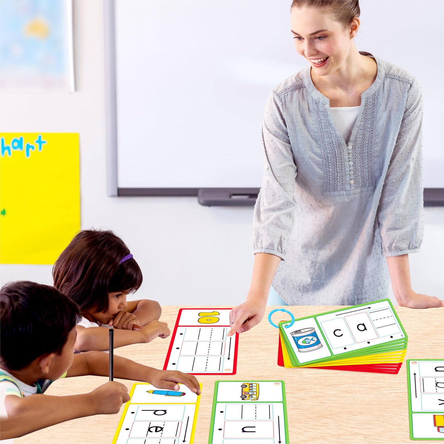 CVC Word Writing Cards, 100 Double-Sided Handwriting Cards 3-Level Short Vowel Spelling Flashcards CVC Sight Words Early Educational Tool for Kids 3 4 5 Years Old (3 Plastic Rings Included)