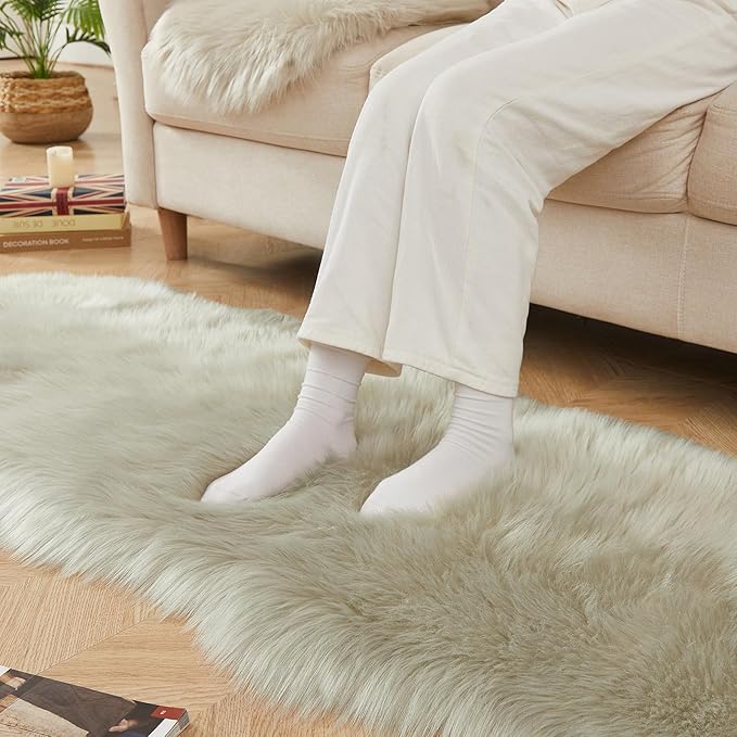 AMTOVO Faux Sheepskin Rug, Light Grey Ultra Soft Fluffy Shag Area Rug, 2 x 6 ft Faux Fur Rug for Bedroom Sofa Throw Cushion Room Decor, Sheepskin