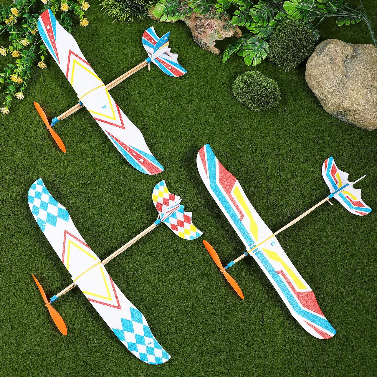 TOYANDONA 5Pcs Rubber Band Powered Aircraft Airplane Model Creative Helicopter for Kids Throwing Glider Airplane Toy for Birthday Party Favor Prize Reward (Random Pattern)