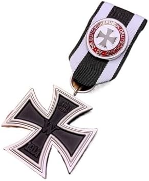 Gold Oak Leaf German Medals Second Class Iron Cross Badge 1914 Medal Commemorative Medal Pendant Accessories(Light Grey)