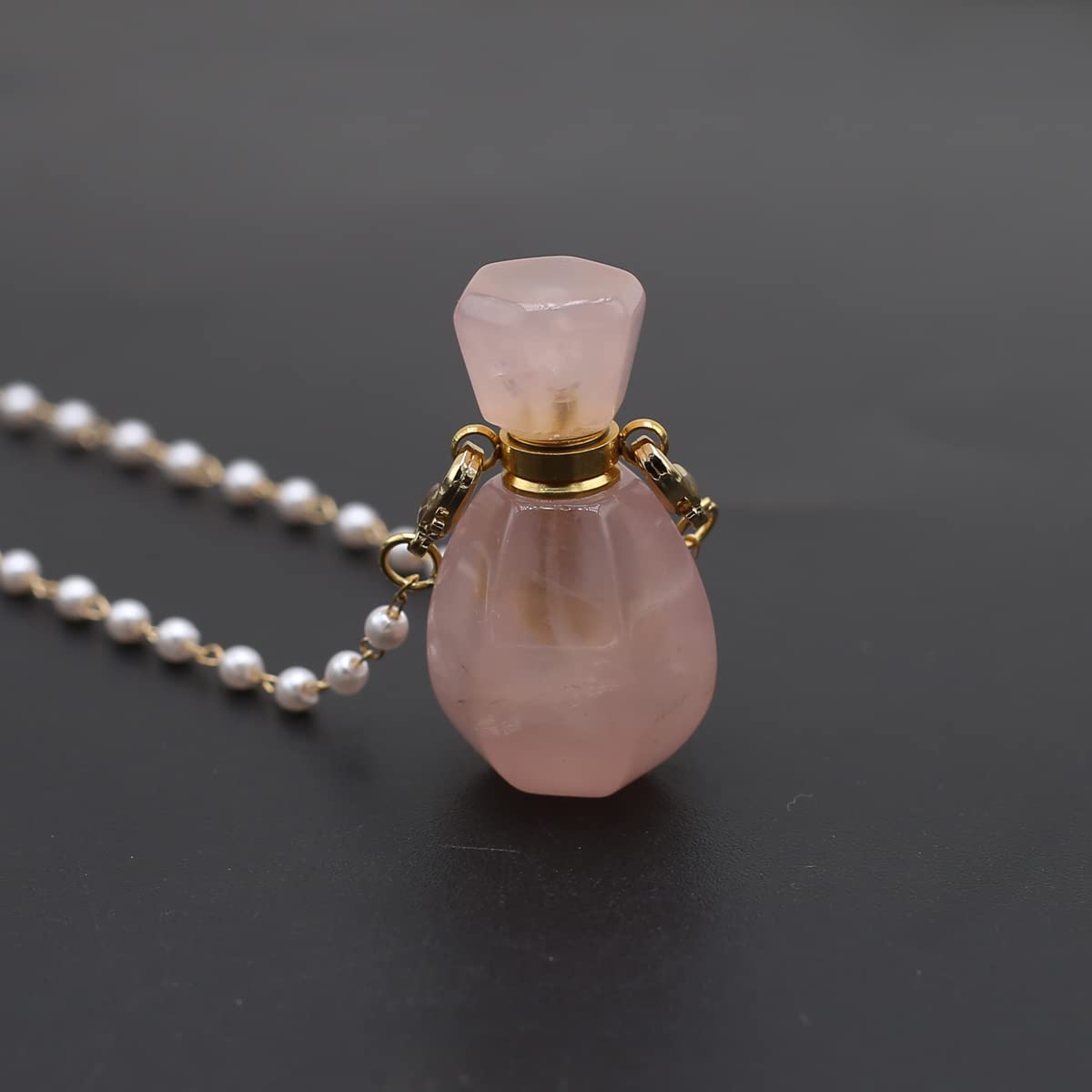 1pcs Natural Rose Quartz Stone Perfume Bottle Pendant Pearl Bead Chain Rectangle Heart Healing Stone Essential Oil Diffuser Necklace for Women Jewelry Essential Oil Diffuser
