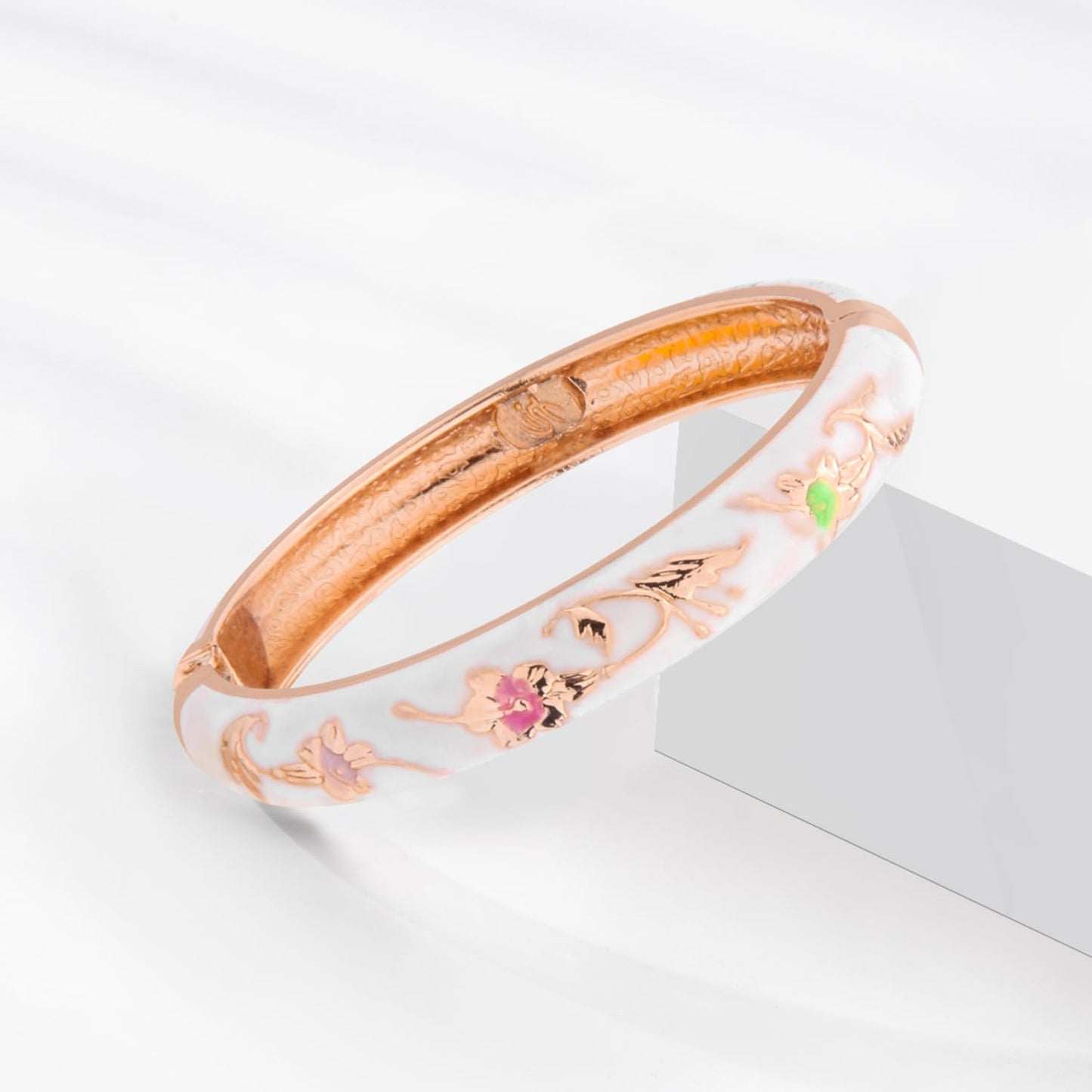 UJOY Vintage Jewelry Cloisonne Handcrafted Butterfly Enameled Gorgeous Rhinestone Hinged Cuff Bracelet Bangles Gifts 88A08-55A81 Green White