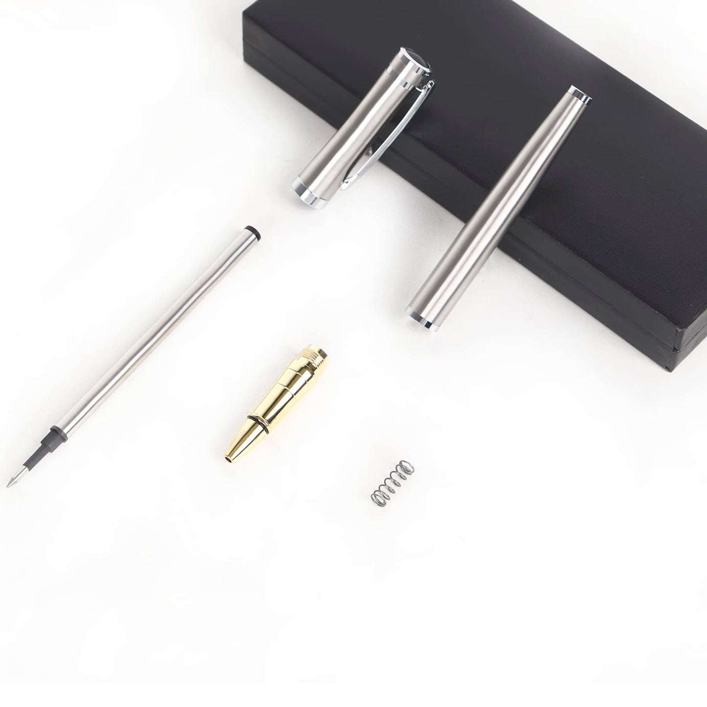 DSKPRTE Ballpoint pen with Gift Box, Luxury Writing Pen with 2 Extra Black Ink Refills Executive Pens Line width 0.5mm Business Pen Fancy Pen set for Men &Women. (Silver)