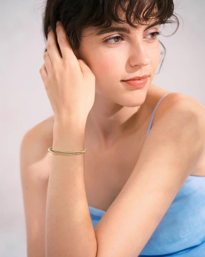 NewZenro Elegant Magnetic Bracelet Copper Magnets Bangle For Women Men Gifts for Father's Day (Gold-Tone)