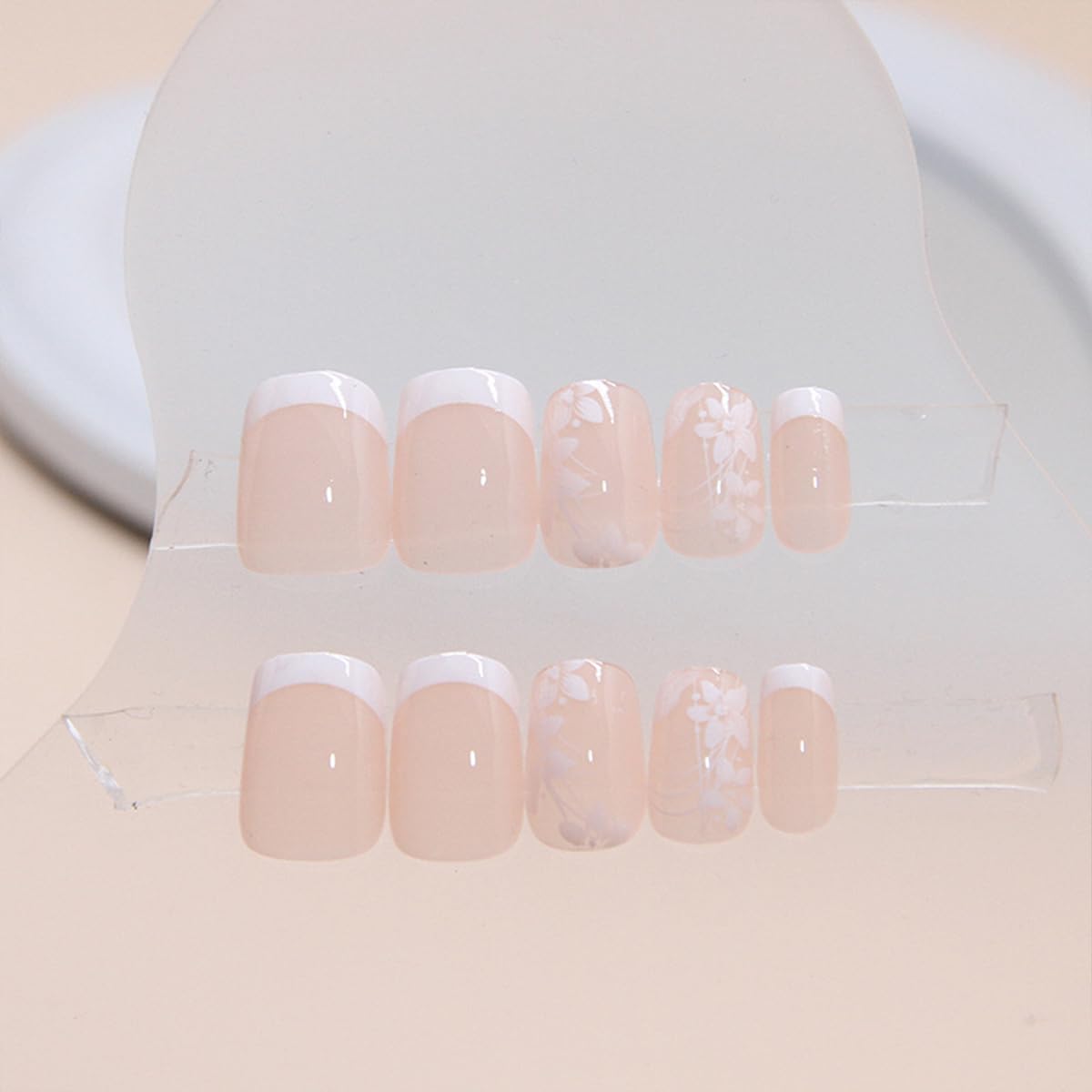 24Pcs Nail Press ons, Short Square Press on Nails French Tip Fake Nails with White Flowers Summer Cute Sweet Design, Artificial False Nails Press On Stick On Nails for Women