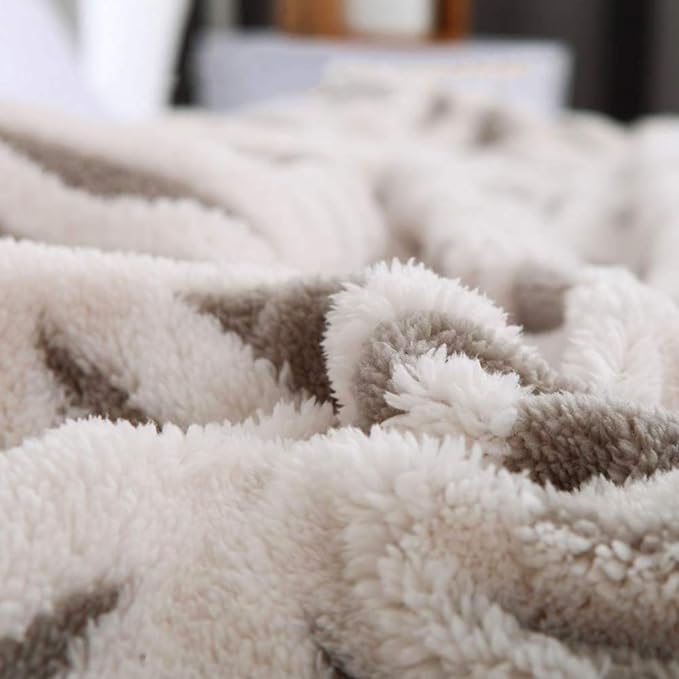 LOMAO Sherpa Fleece Blanket 90x90 Fuzzy Soft Throw Blanket Dual Sided Blanket for Couch Sofa Bed (Grey, 90''x90'')