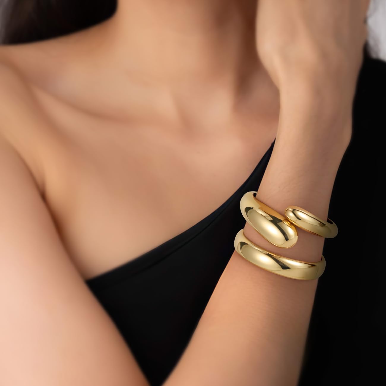 Emibele Gold Bangle Cuff Bracelet Stack, Chunky 18K Gold Plated Teardrop Hinged Thick Bangle Bracelet Set, Non Tarnish Gold Bracelets for Women, 2 Pack