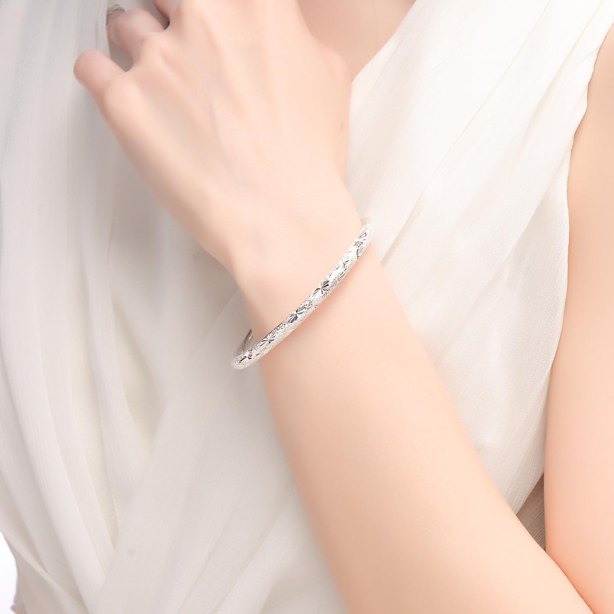 Eyixvan 2 Pack Silver Plated Bangle Bracelets for Women, Stackable Adjustable Classical Bangle Set for Women, Jewelry Gift for Valentines Day, Anniversary, Mothers Day,Birthday,Christmas Gift for Her