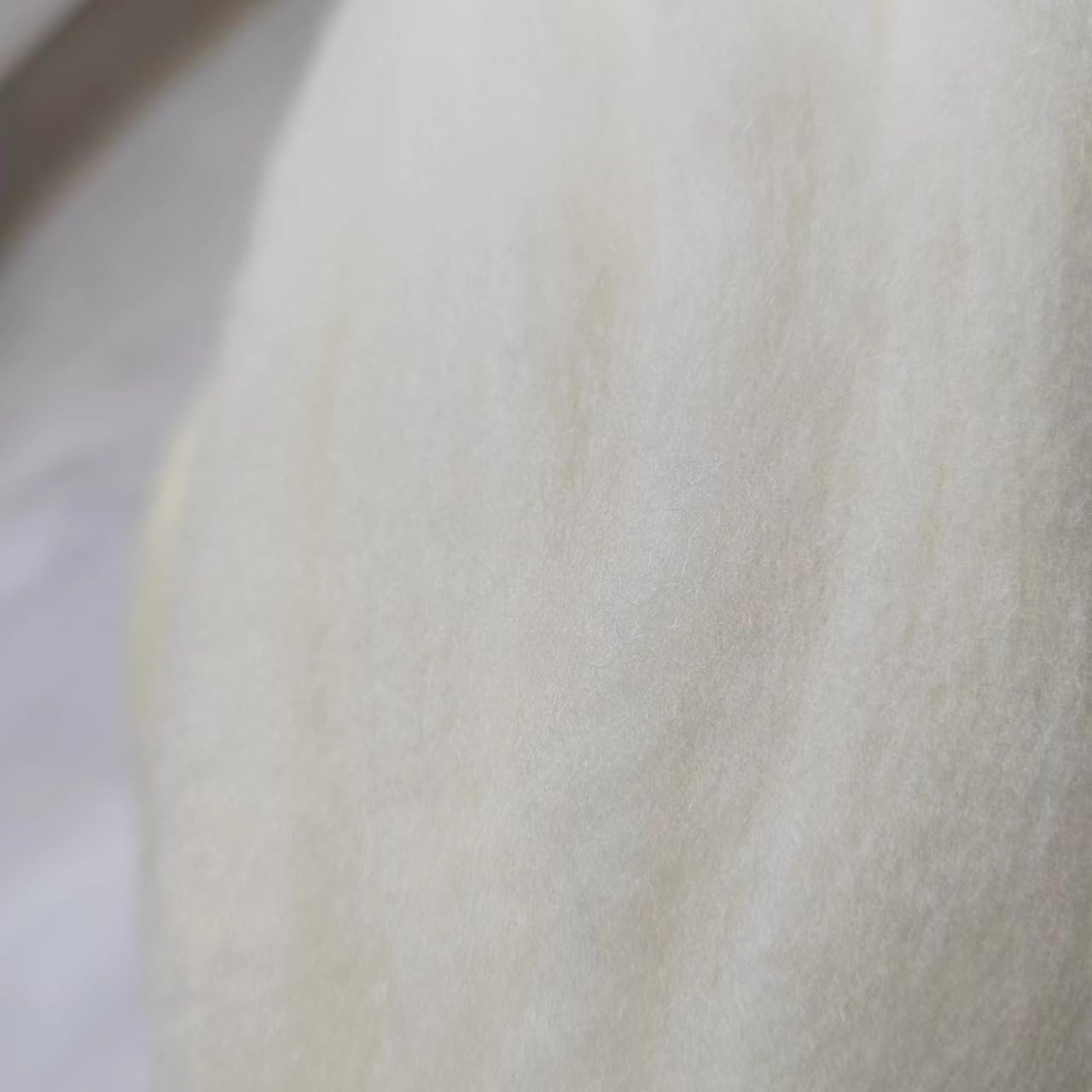 iMongol 100% Merino Wool Roving Top Yarn for Spinning Arm Knitting Felting Undyed Natural White Wool Combed Stuffing (2oz, Wool Top)