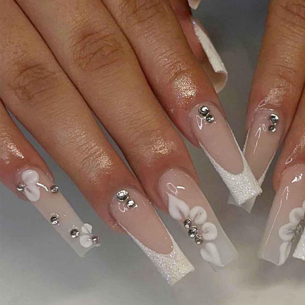 Foccna White Press on Nails Extra Long, Acrylic Fake Nails Coffin Crystal Flower Design False Nails,Artificial Nails for Women and Girls, 24 pcs