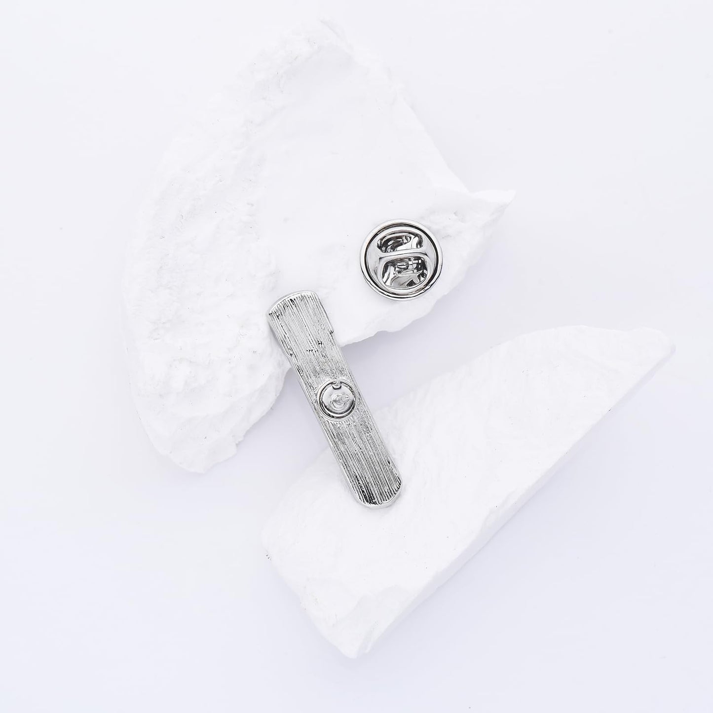 Dr's gift Blood Test Tube Brooch Enamel Lapel Pin for Chemists Scientists Laboratory Themed Badge Gift for Medical Worker Scientist Student