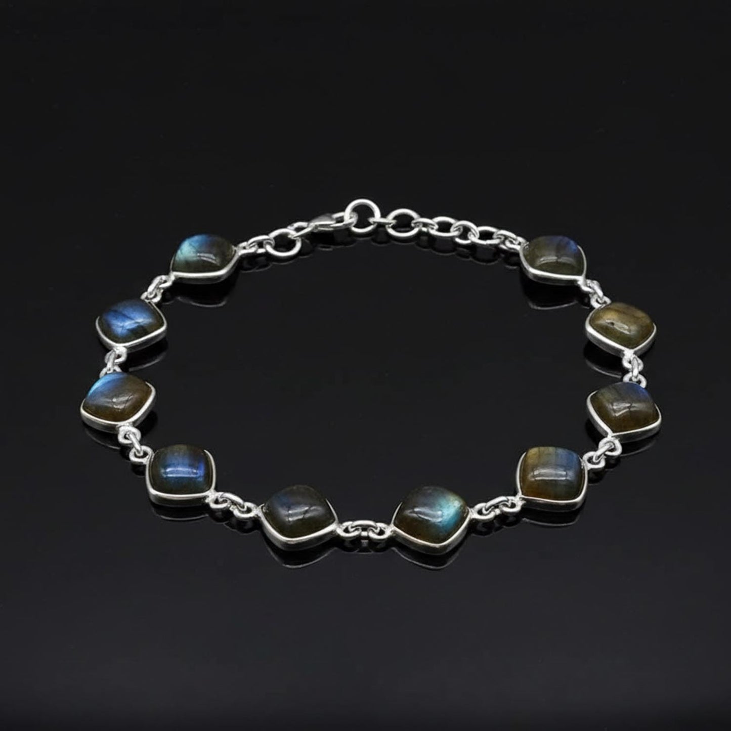 DESIGN HUB Bracelet for Women Sterling Silver Labradorite, Cushion Cabochon Multi-Stone Chain, 7-8 Inch Adjustable Length, 25.85 Carat Blue Gemstones